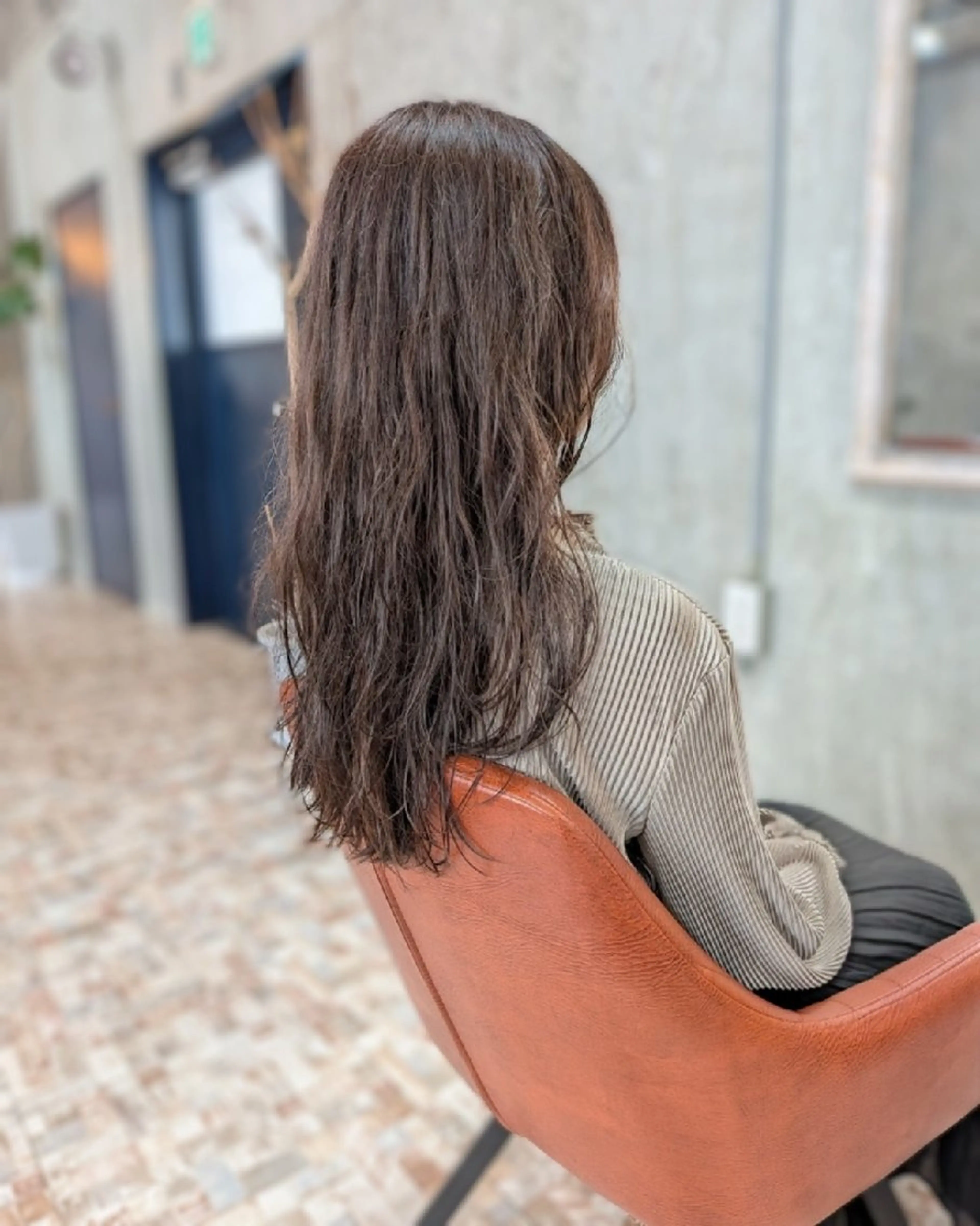 ロング カラー パーマ ベージュカラー オリーブベージュ レイヤーカット カット パーマ トリートメント nico ニコのヘアスタイル