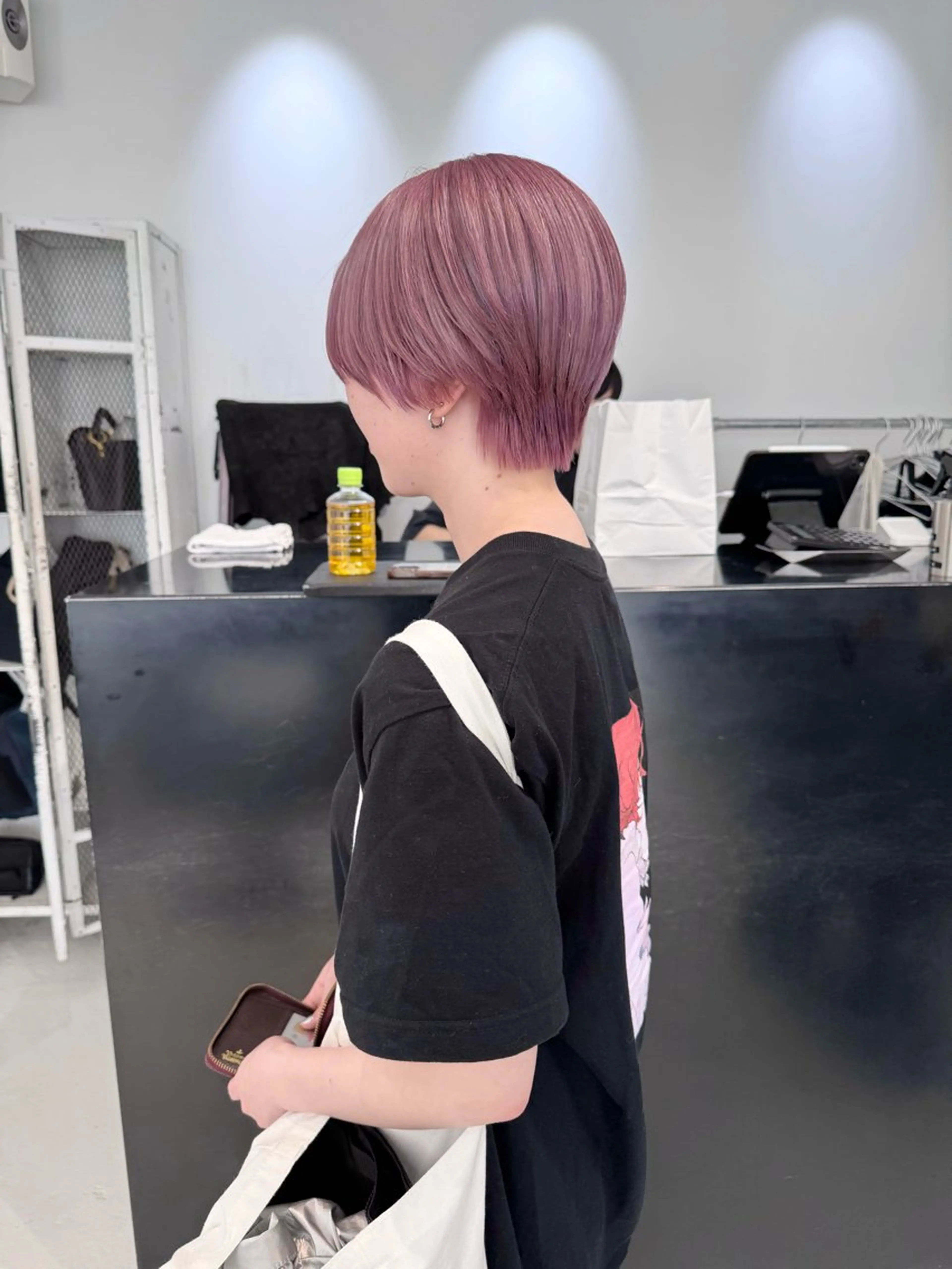 ショート カラー ヘアアレンジ ブリーチ グレージュ ピンクカラー カット ヘアカラー トリートメント 艶ハイトーン/ヘア アレンジAYAKAのヘアスタイル