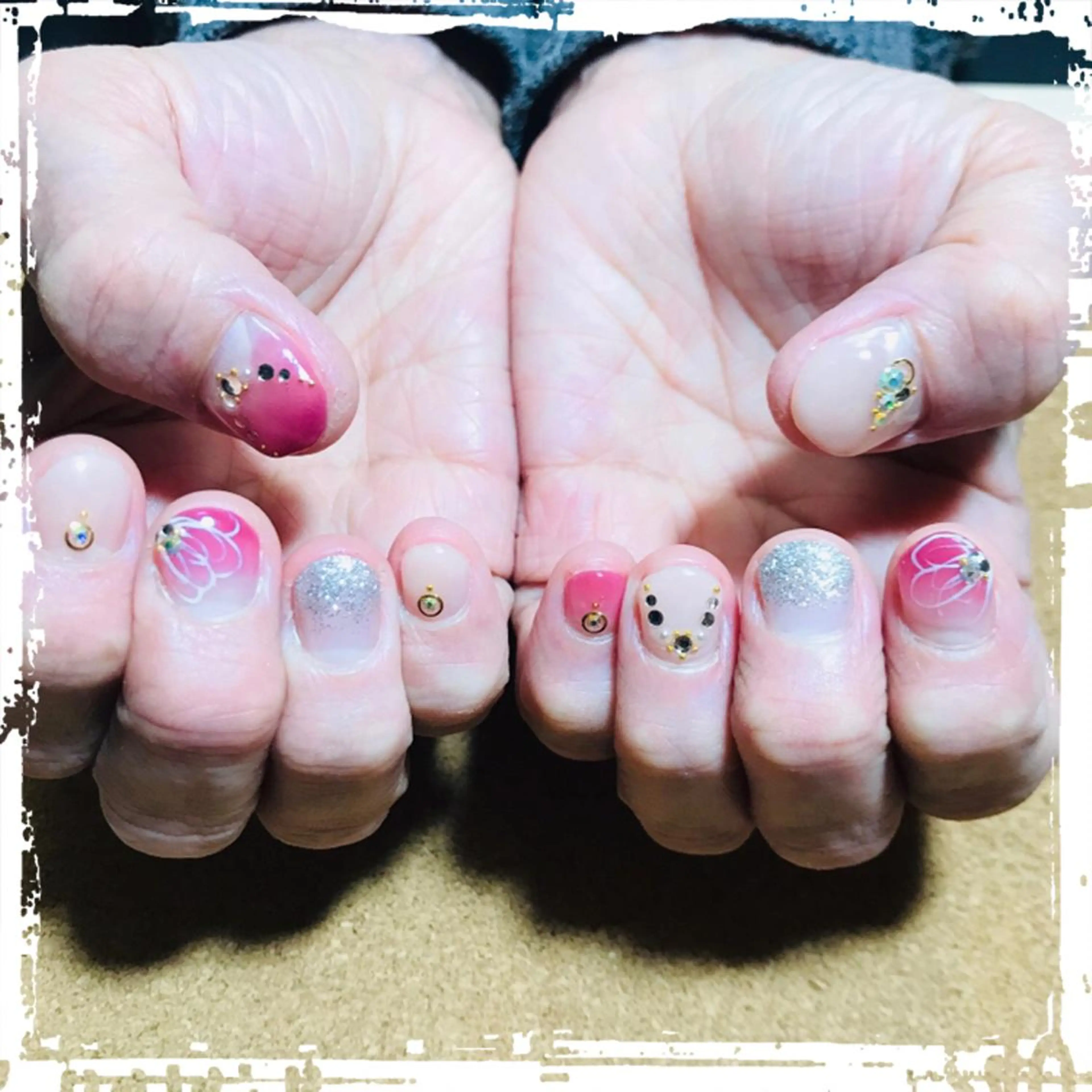 ネイル ECLAT エクラ所属・寺山 千鶴のネイルデザイン