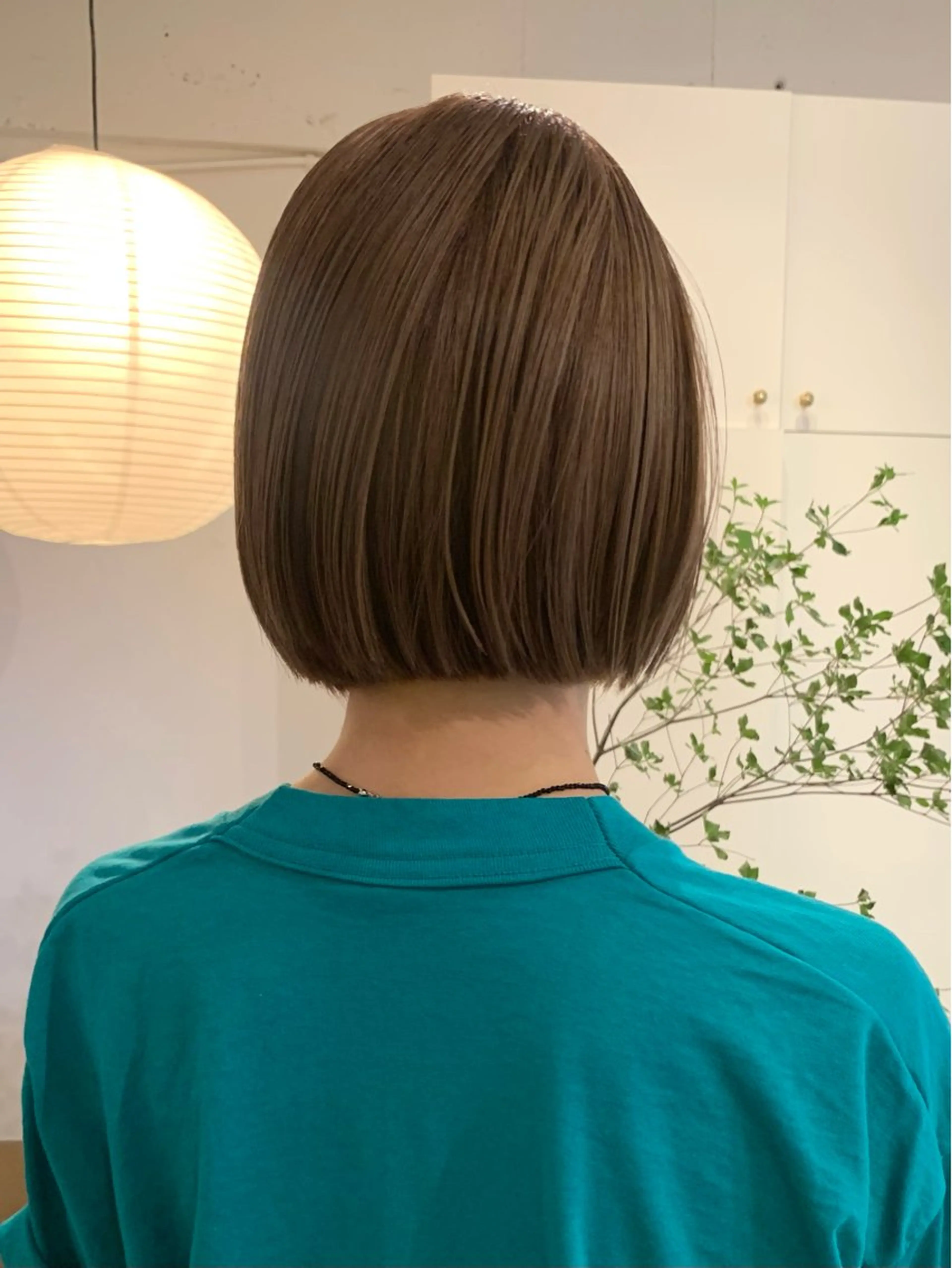 ショート カラー ベージュカラー ブリーチ ダブルカラー ミルクティーベージュ ボブ カット ヘアカラー 落合希 Olivebeigeのヘアスタイル