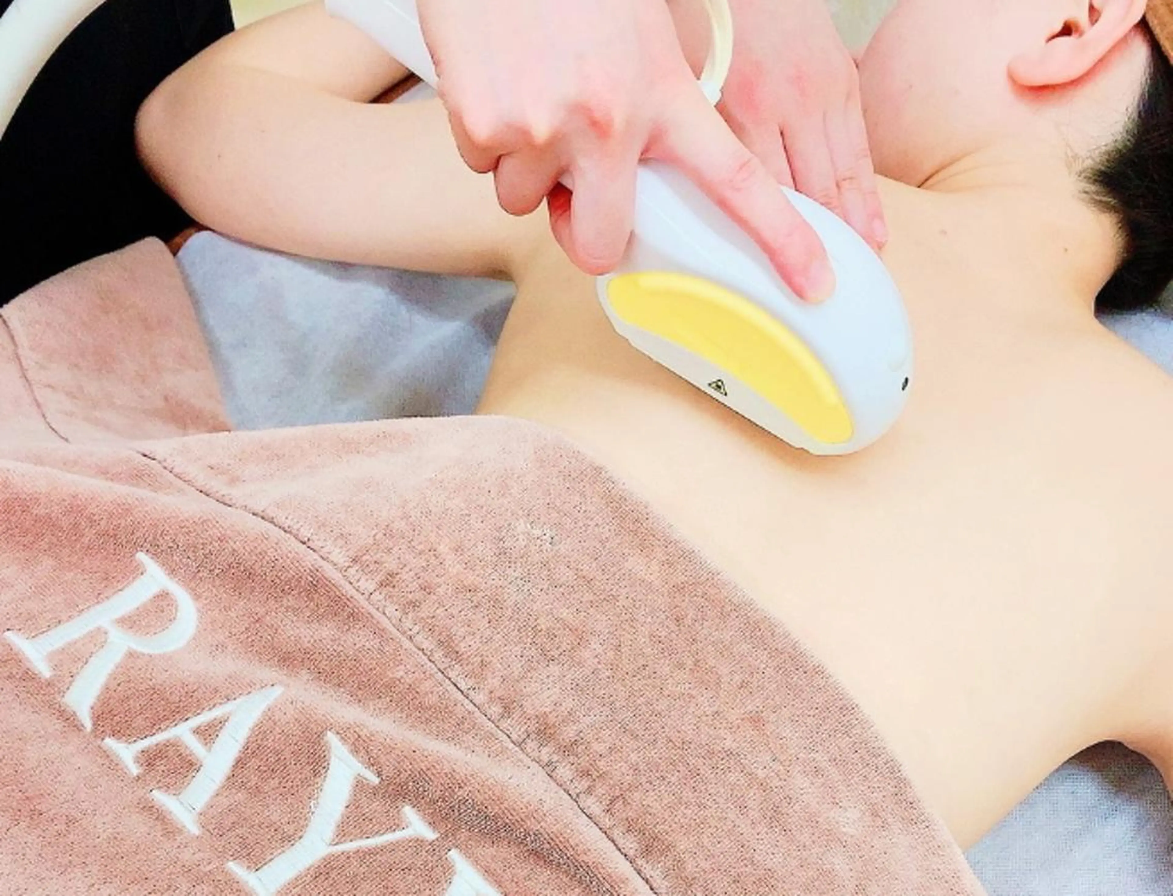 《全身脱毛＋VIO脱毛》(シェービング付き)9.10月限定🎃  7980円の写真