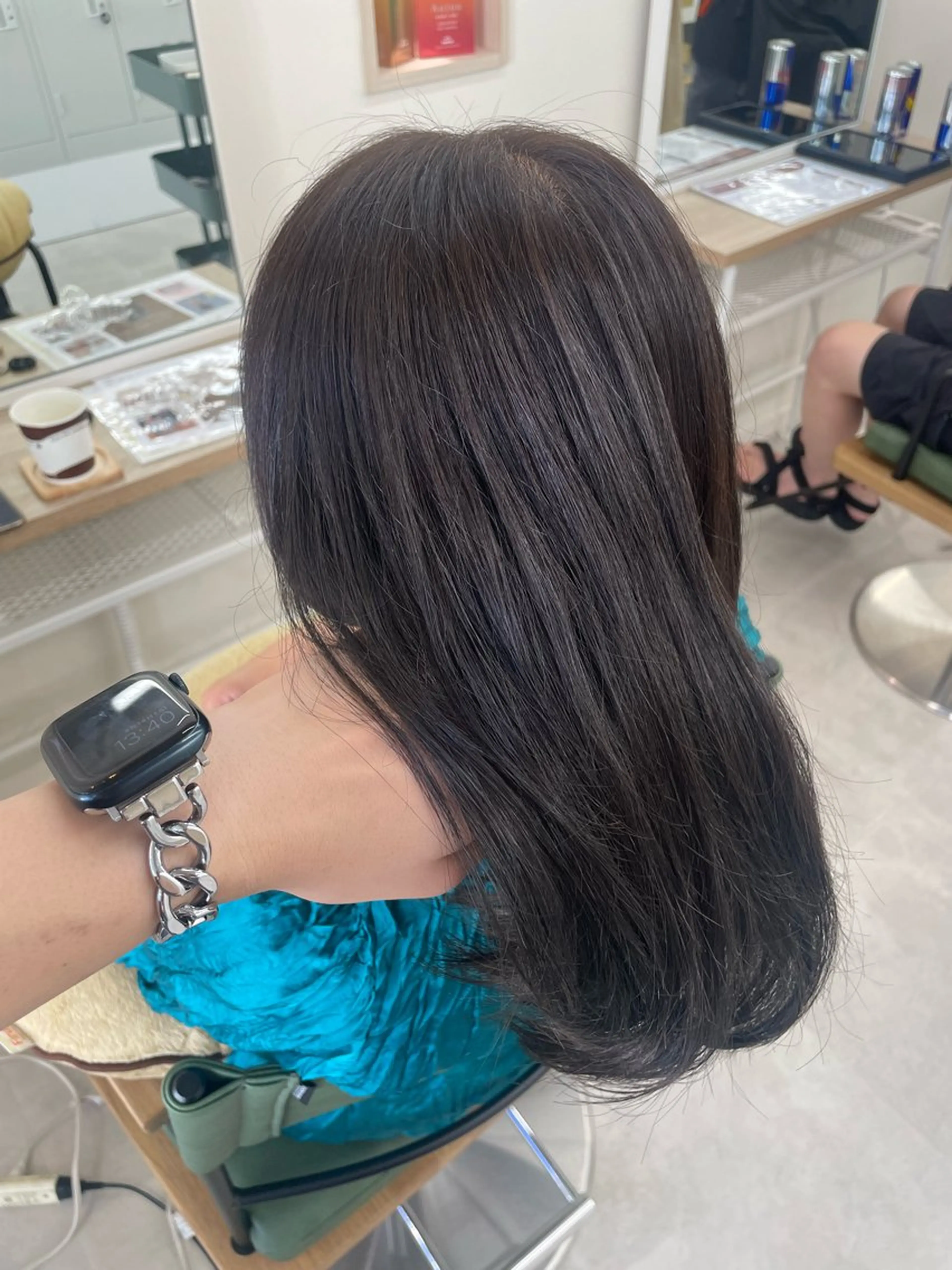 セミロング カラー ヘアカラー トリートメント NaVIユウジ ブリーチカラーのヘアスタイル