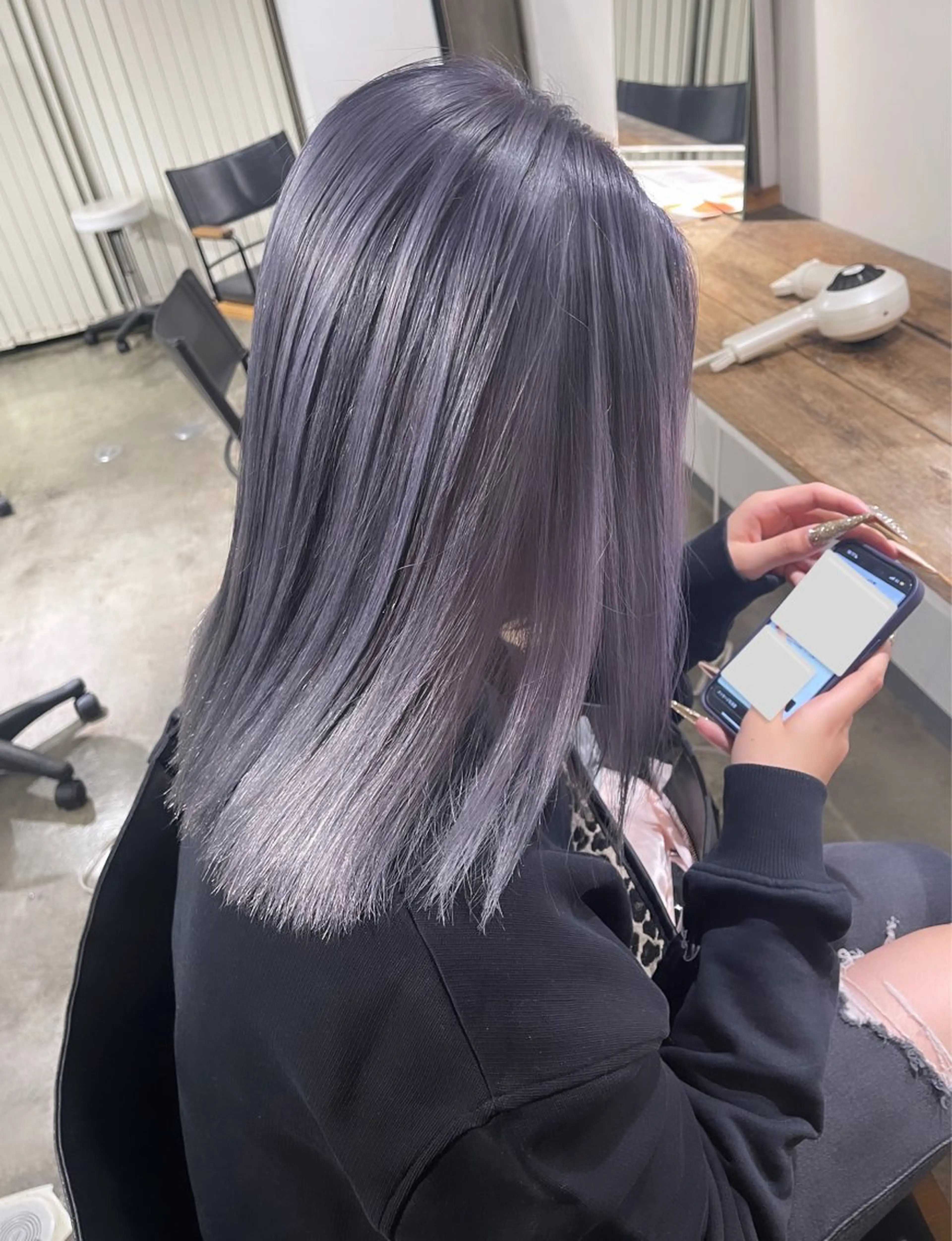 セミロング カラー ブリーチ 透明感カラー ハイトーンカラー ラベンダーカラー シルバー ムラ修正/ ハイトーン💖Riaのヘアスタイル