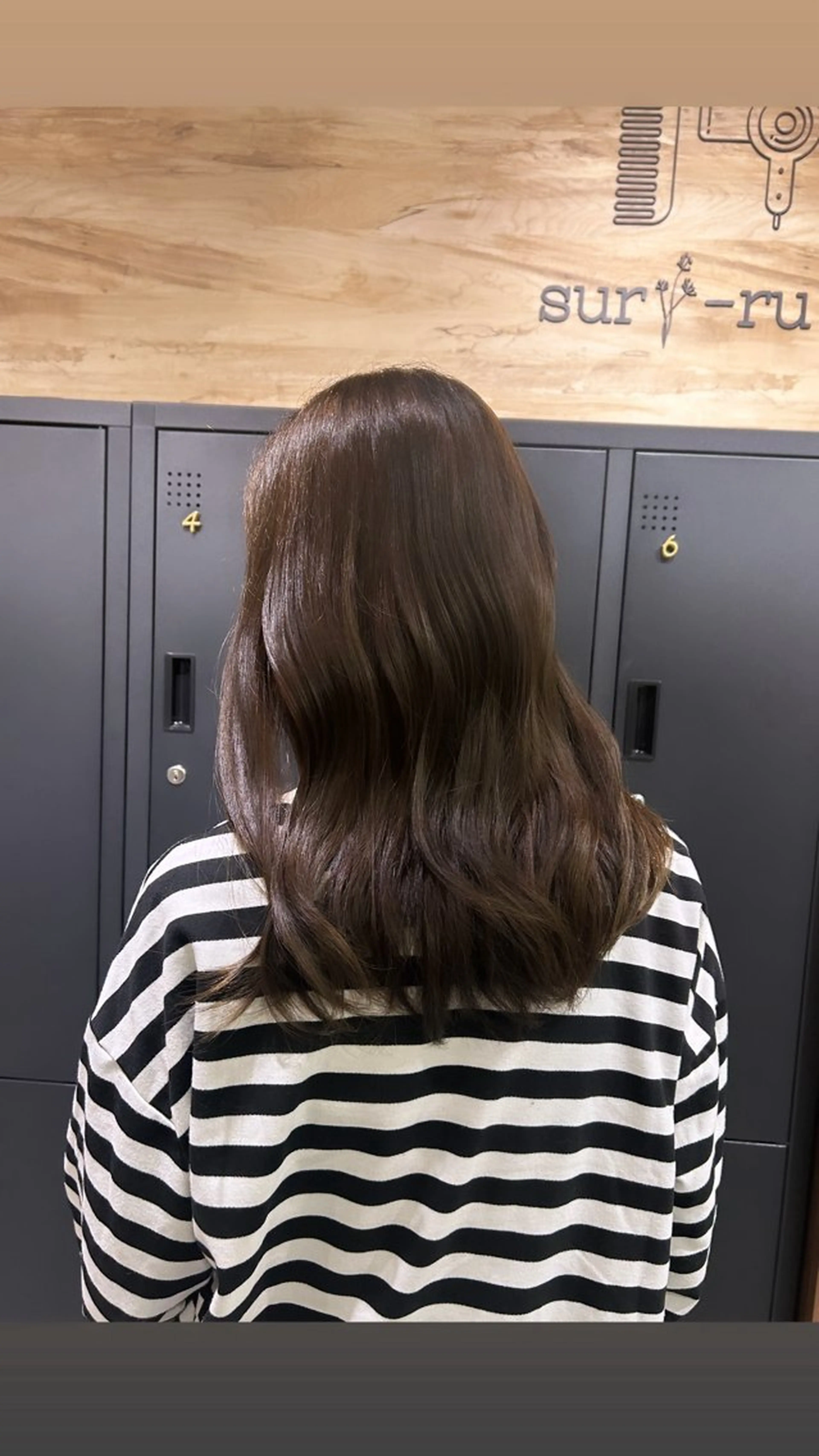 セミロング カラー suri-ru hair【スリールヘアー】所属・FURUSAWA AOIのヘアスタイル