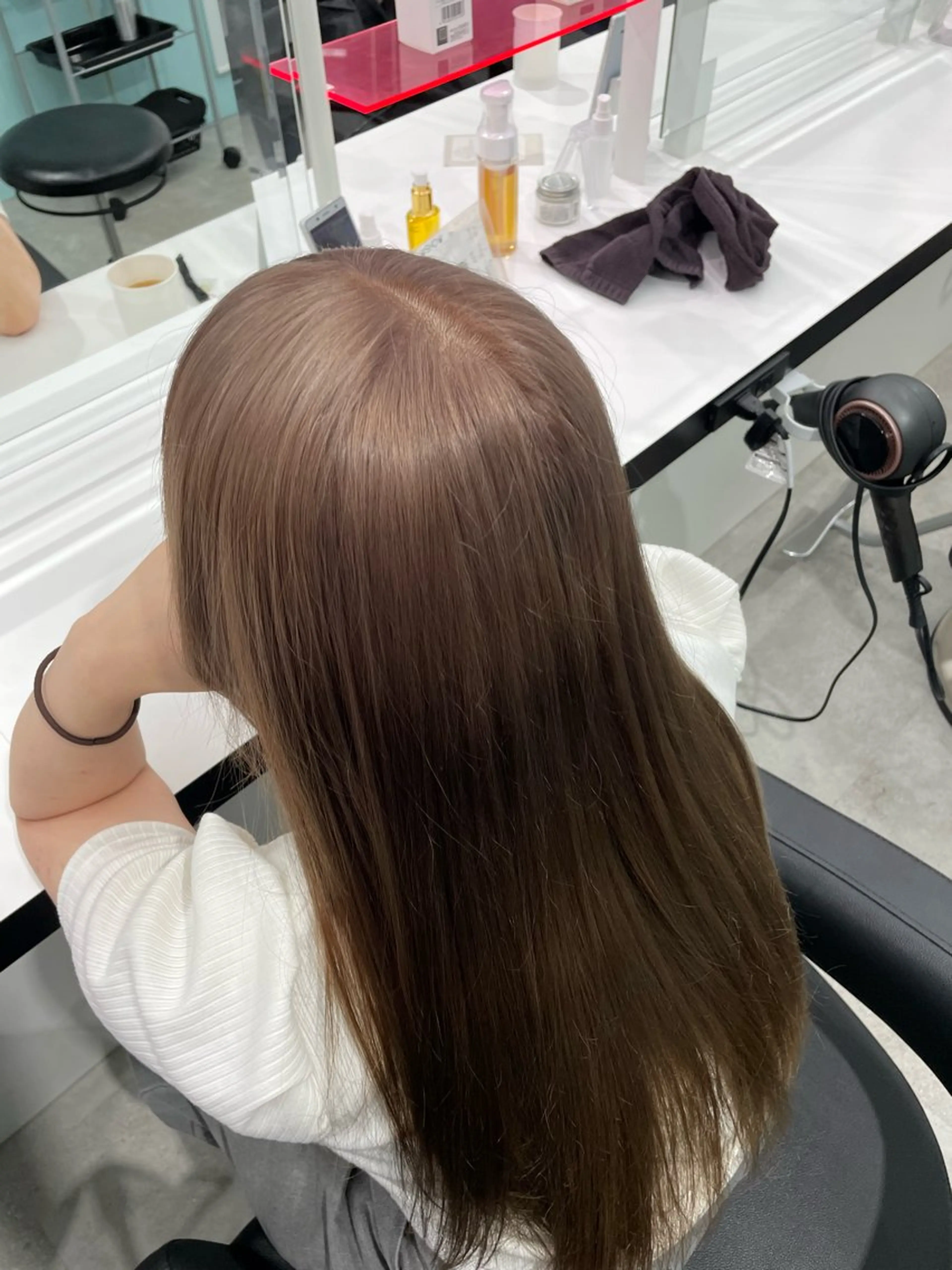 ロング カラー エフェクトブリーチ／ レイヤーカット／翔のヘアスタイル