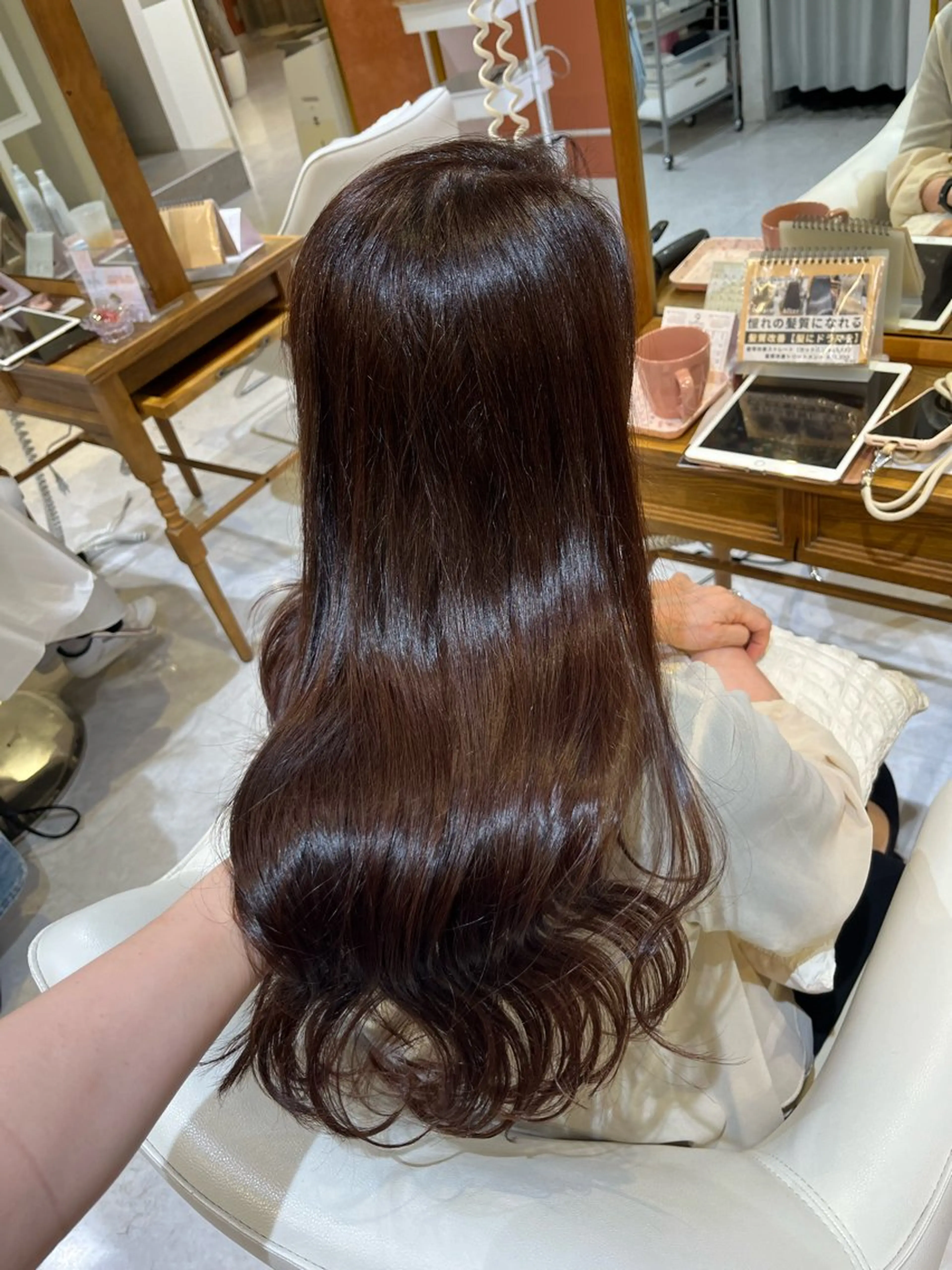 ロング ヘアカラー 梛木 唯のヘアスタイル