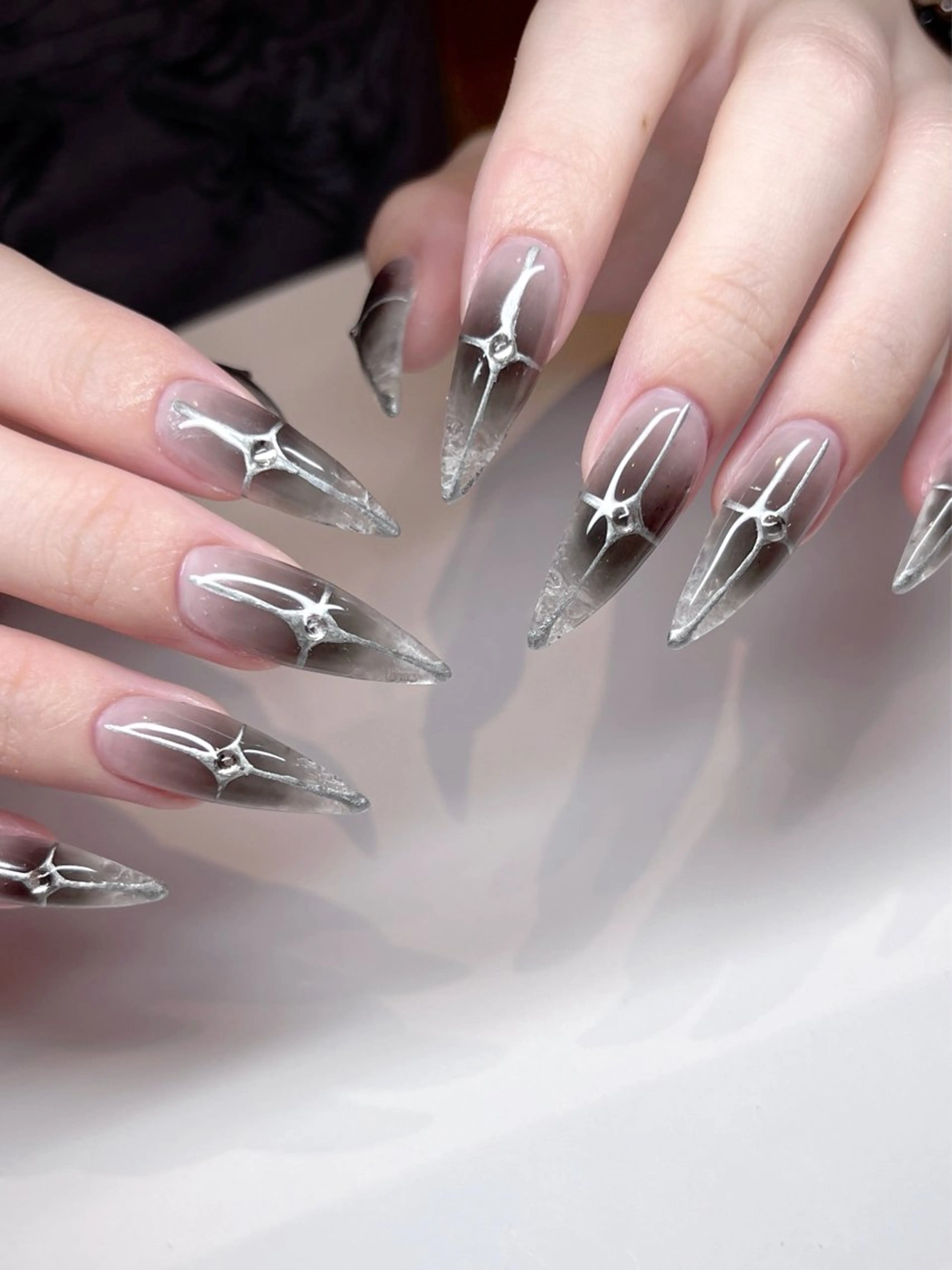 ネイル ハンドネイル moca  心斎橋店所属・moca心斎橋店 Aina🐈‍⬛🤍のネイルデザイン