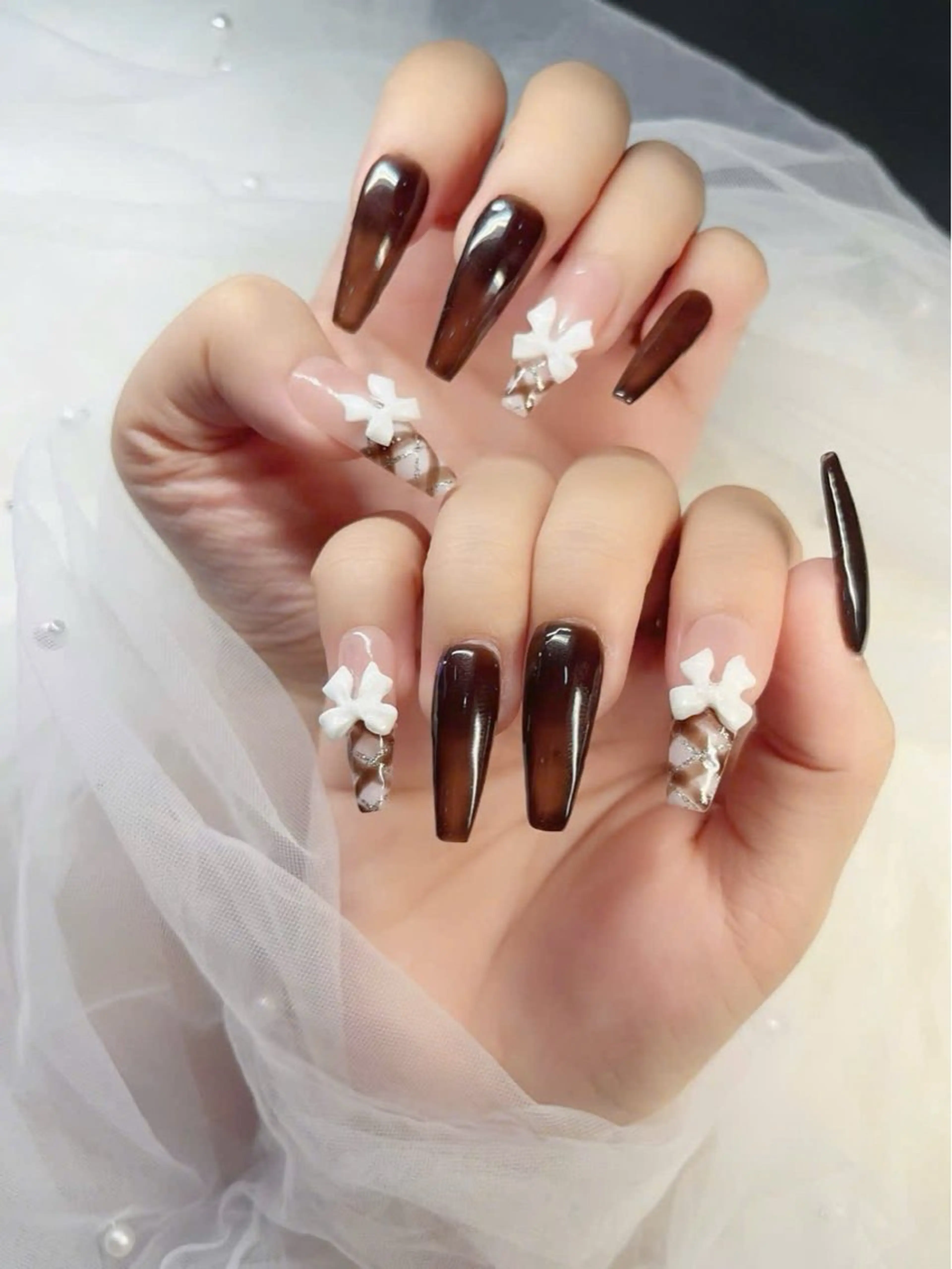 ネイル ボルドー チークネイル 成人式 フレンチネイル グラデーション Lina nail所属・Luna 池袋のネイルデザイン