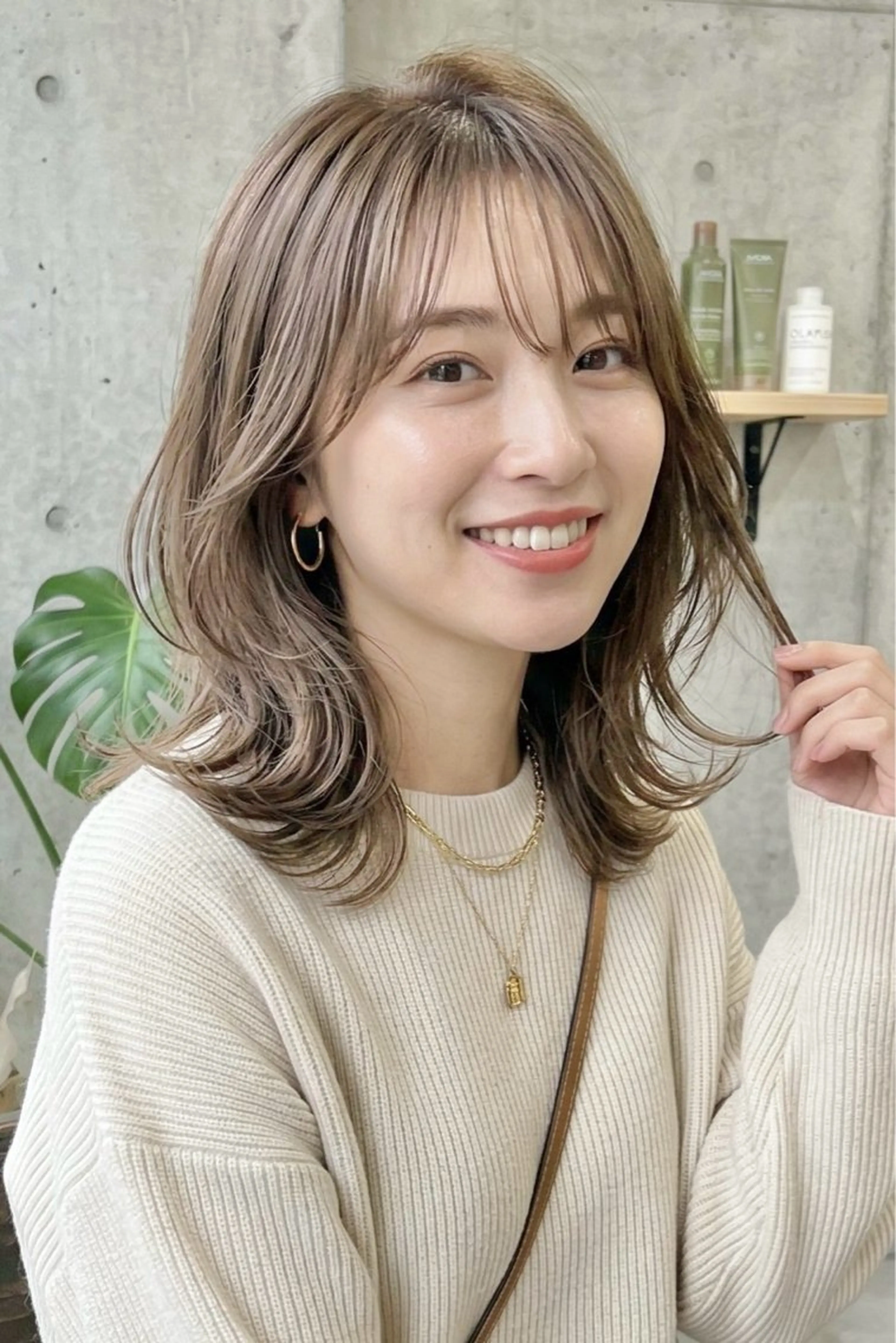 ミディアム カラー ミディアムレイヤー ベージュカラー ブリーチ ダブルカラー イルミナカラー ヘアカラー 岡崎勇人/レイヤー/ 韓国/ケラチンTRのヘアスタイル