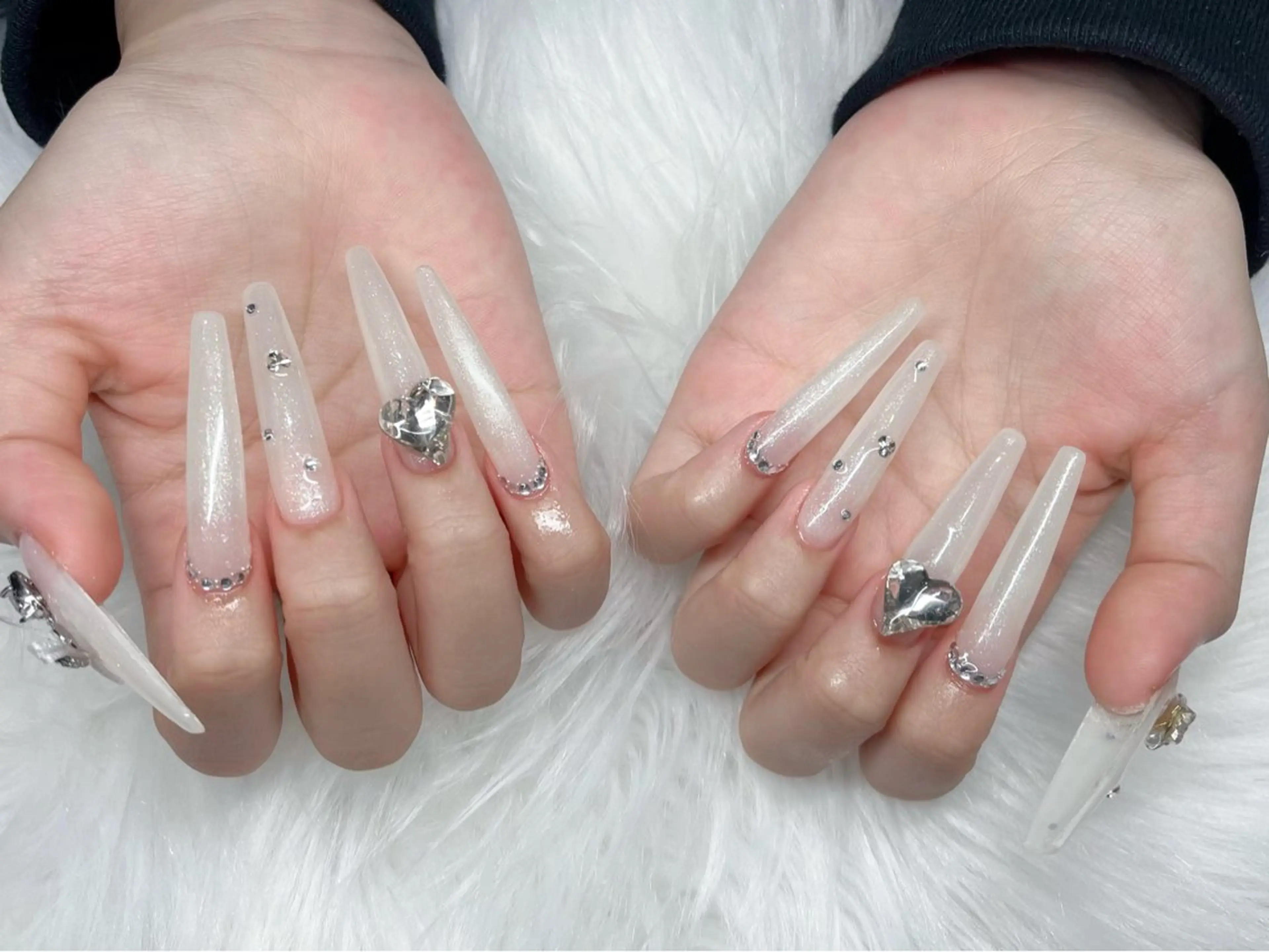 ネイル オーロラネイル フレンチネイル ガラスフレンチ ロングネイル マグネットネイル ハンドネイル XIMINANAIL SALON堀江店のネイルデザイン