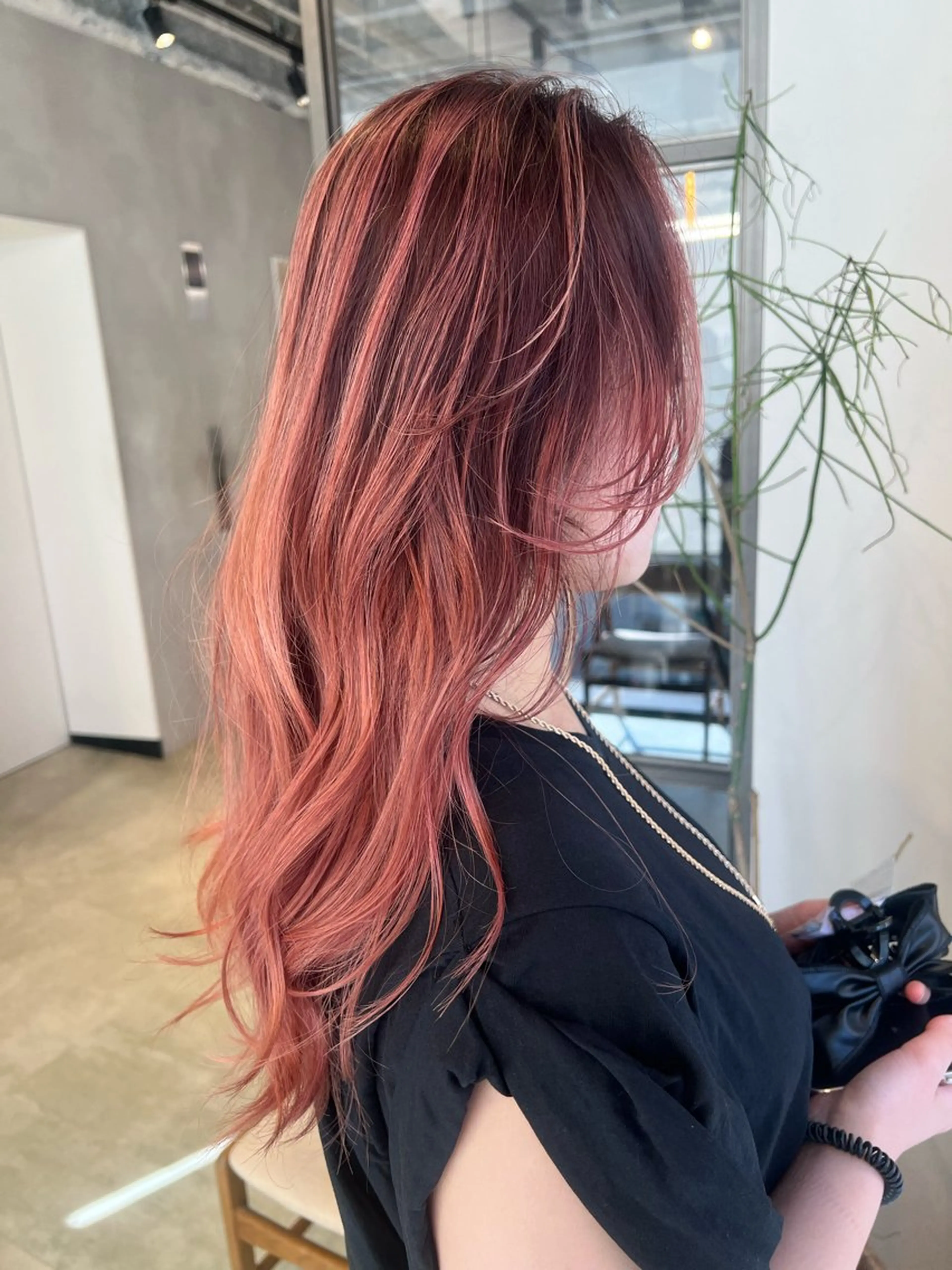 ロング レイヤーカット ヘアカラー トリートメント 渋谷ハイトーン/ デザインカラー阿部のヘアスタイル