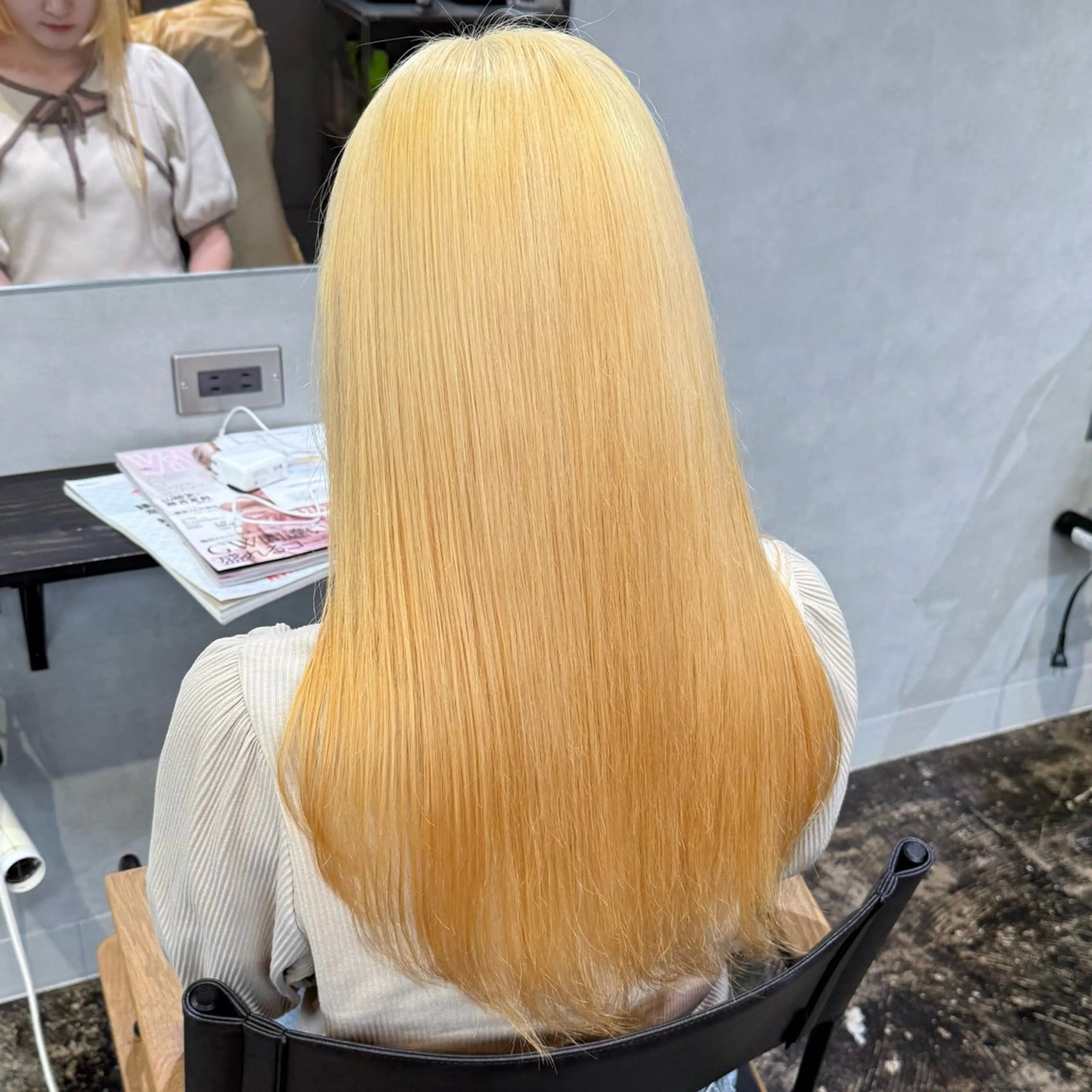 ロング カラー ブリーチ ブロンド カット ヘアカラー トリートメント 透明感カラー/パーマ 🌀アオノのヘアスタイル