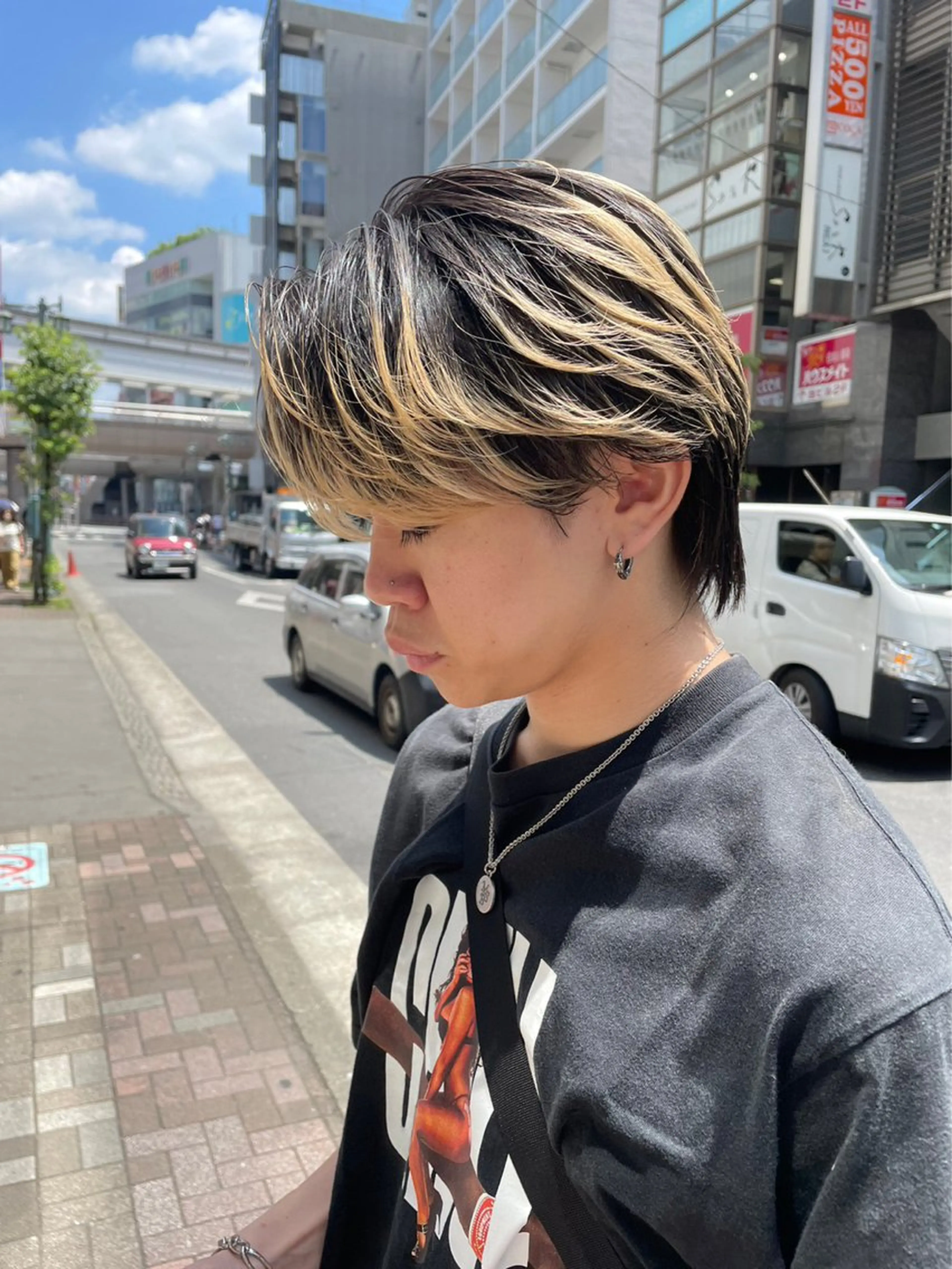 ショート カラー メンズ メンズブリーチ メンズハイトーン メンズインナーカラー ブリーチ ケアブリーチ Rei/ 縮毛矯正/ ハイライトカラー募集のヘアスタイル