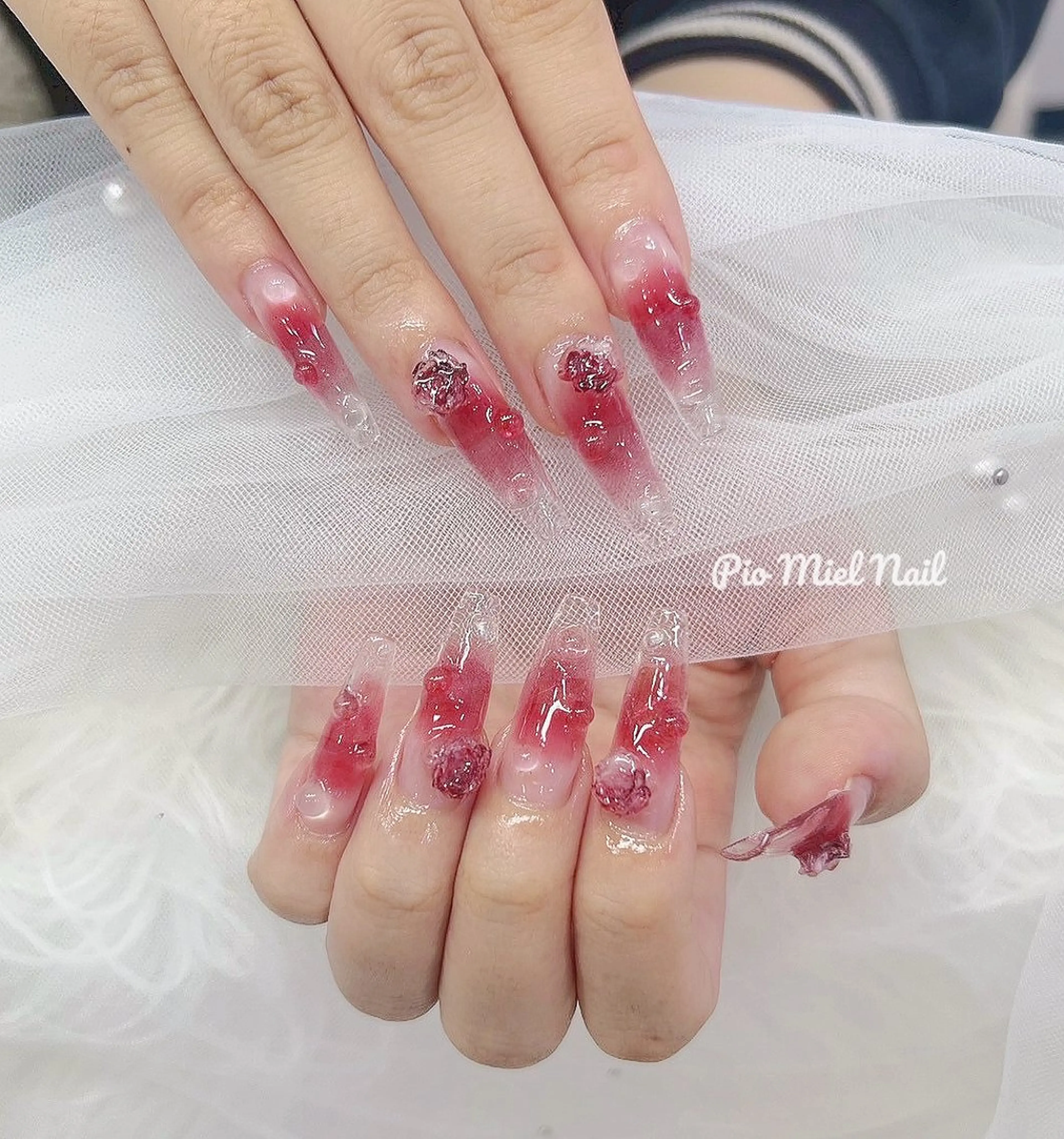 ロング ハンドネイル Pio Mielのネイルデザイン