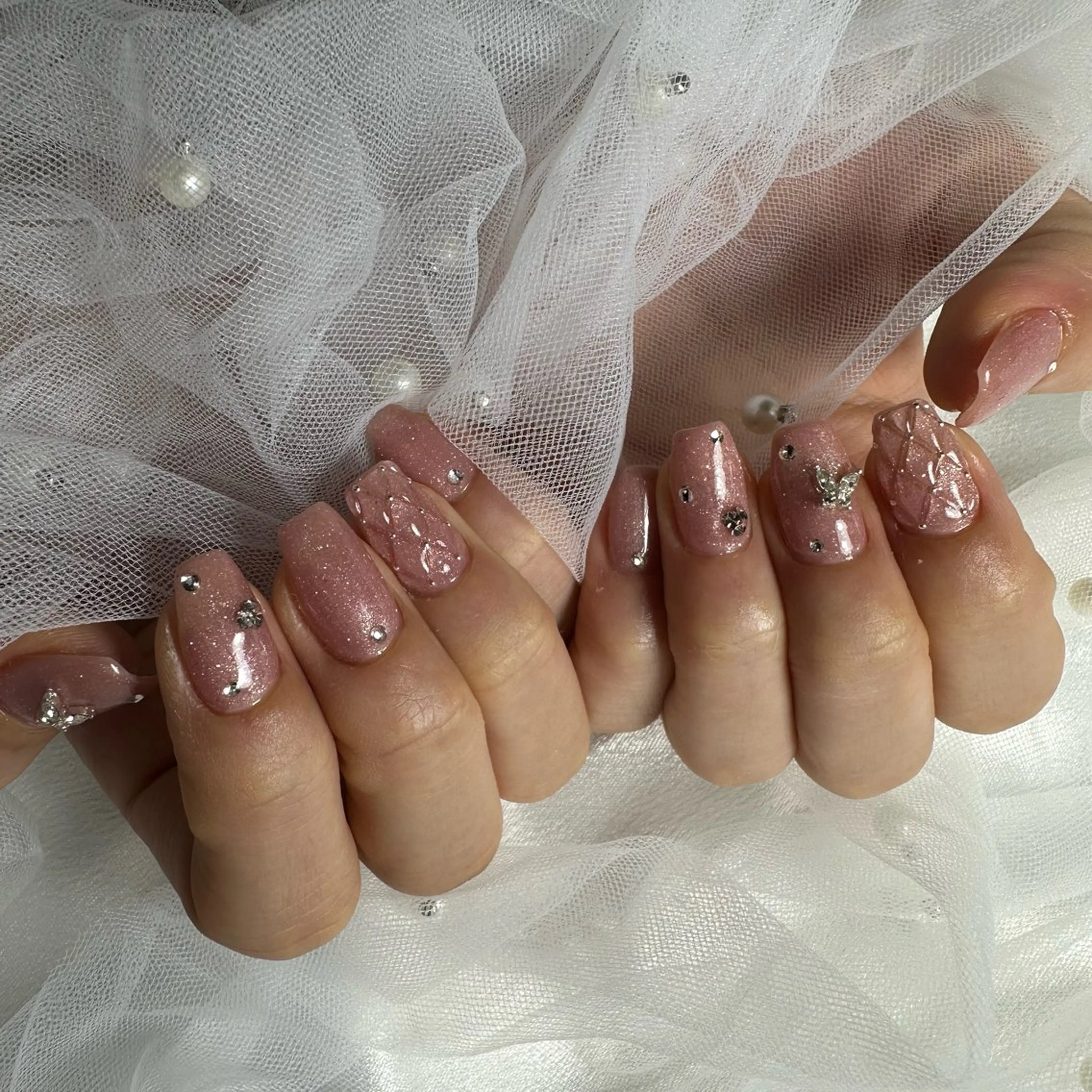 ネイル repos~ルポ~所属・里見 麗のネイルデザイン