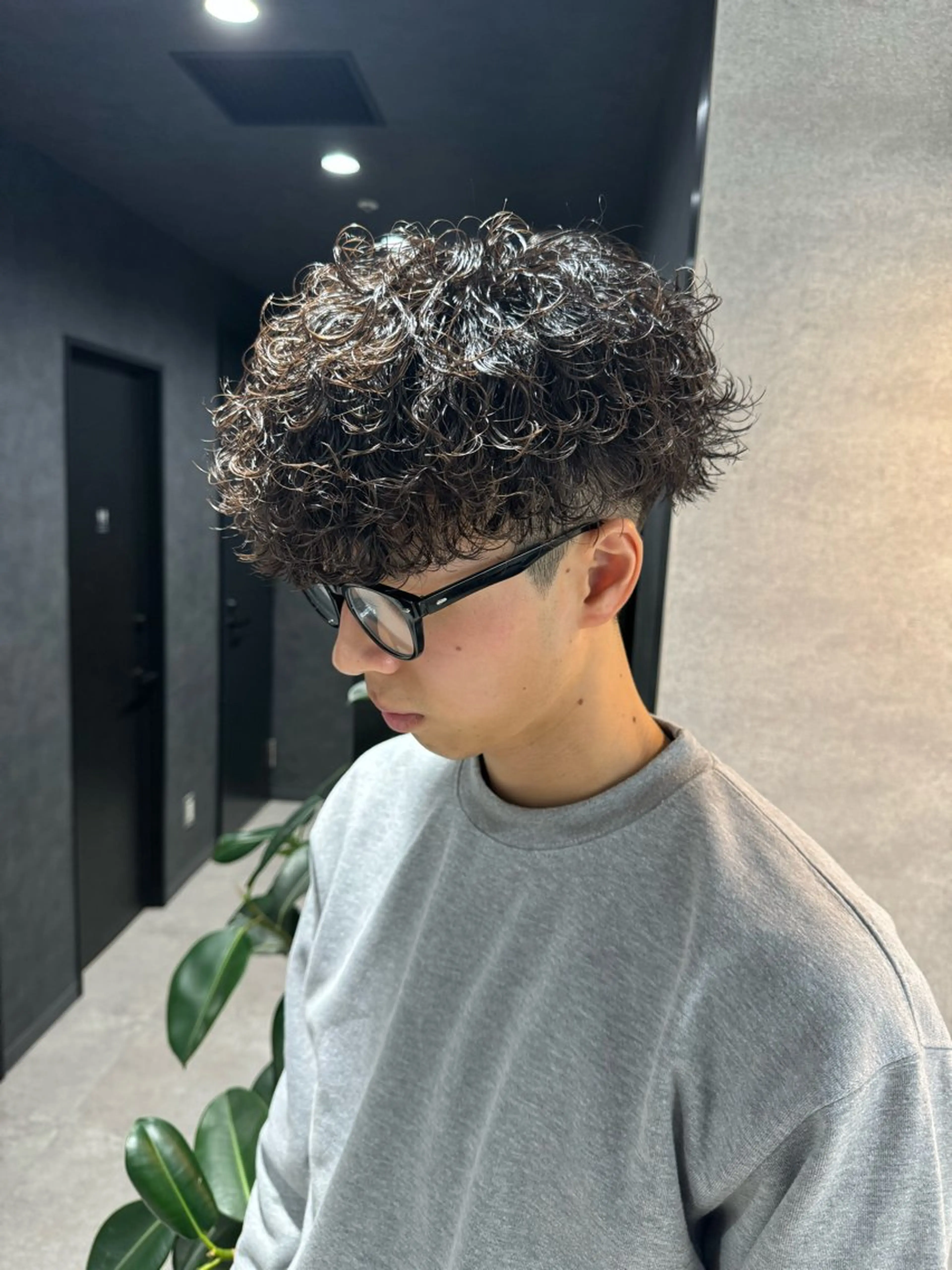 パーマ メンズ メンズパーマ 波巻きパーマ 垢抜けハイトーン☀／ 笑顔の美容師／しゅんのヘアスタイル