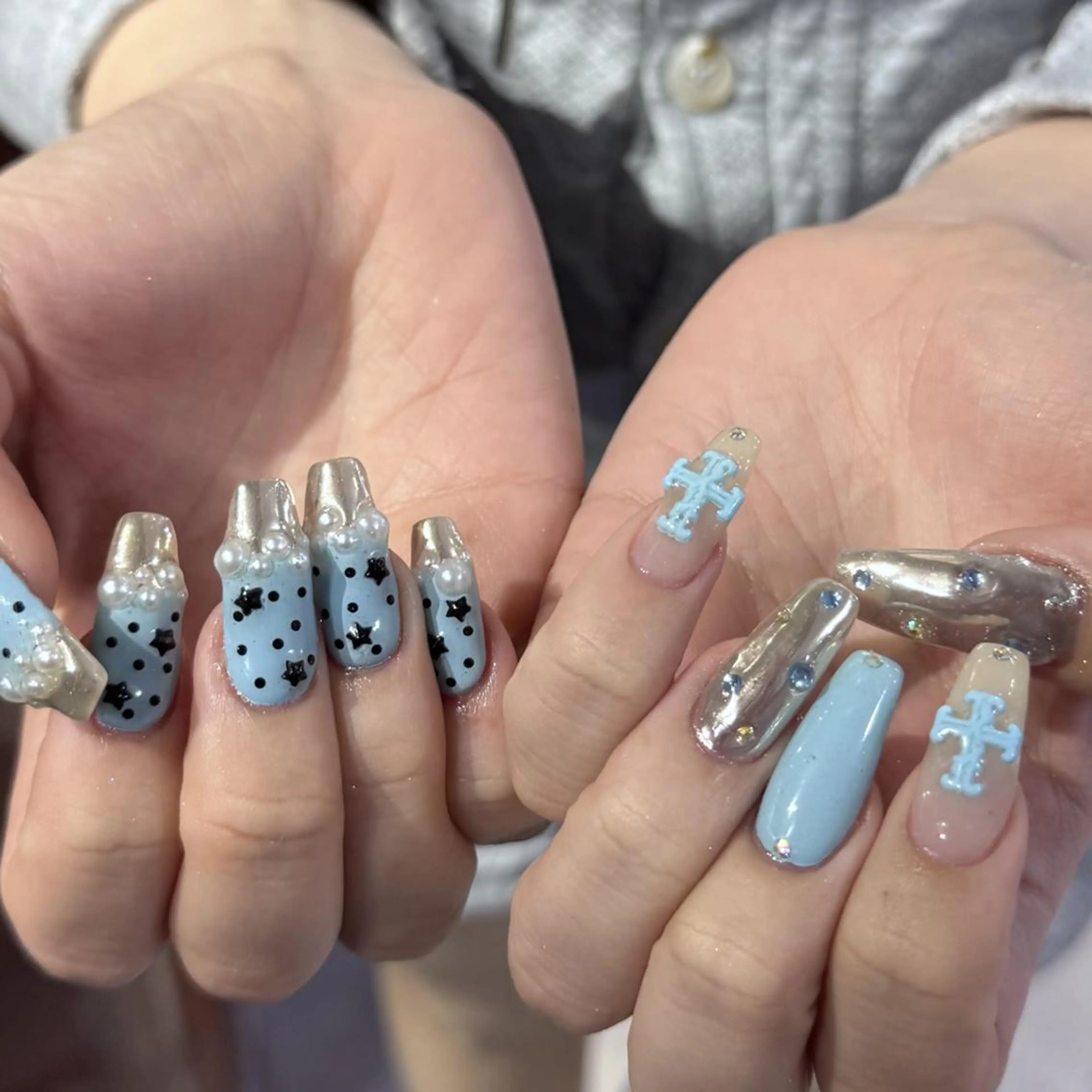 ミディアム ハンドネイル フットネイル 小川 柚香のネイルデザイン