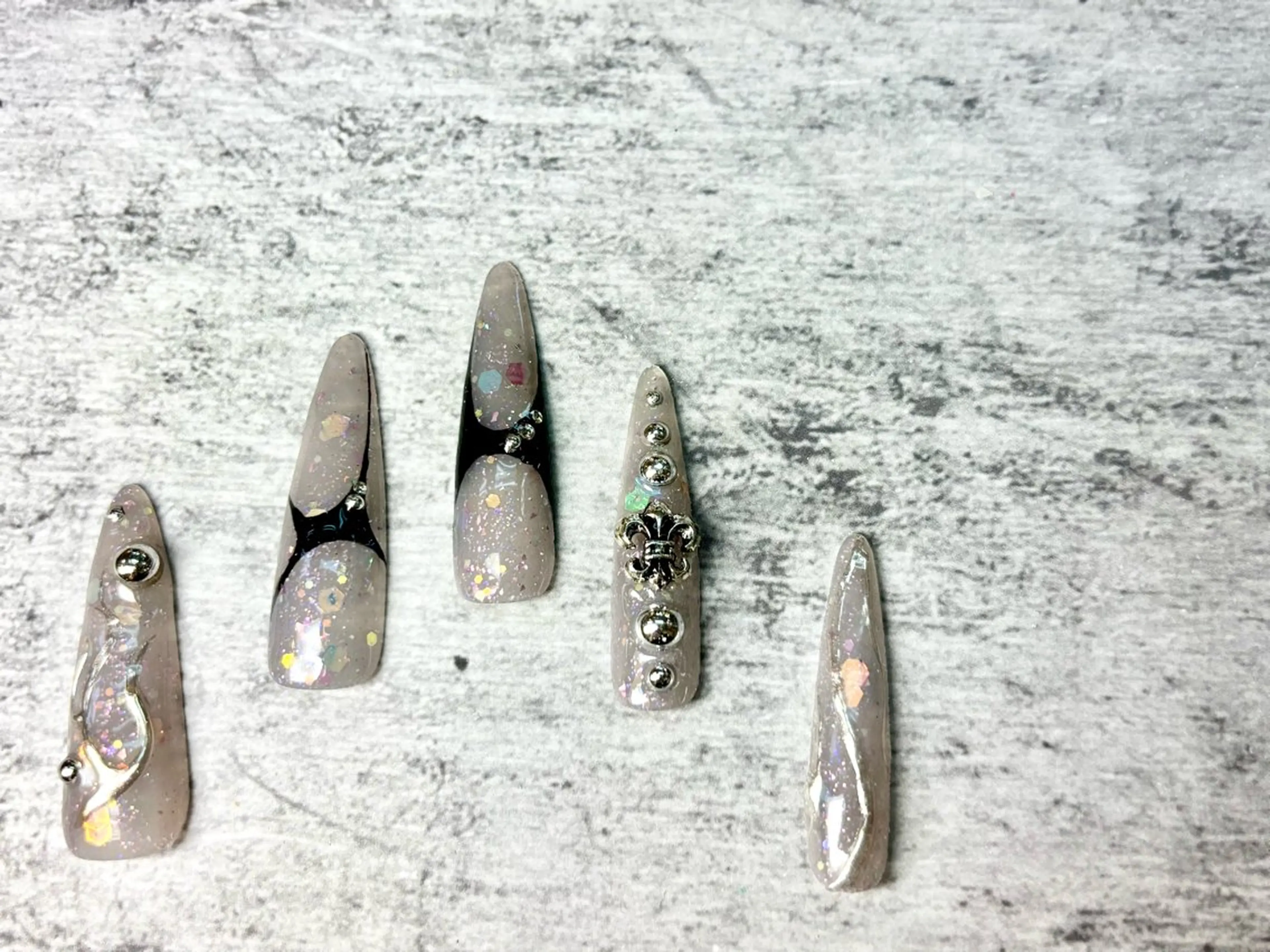 ネイル Queennail 北堀江megumiのネイルデザイン