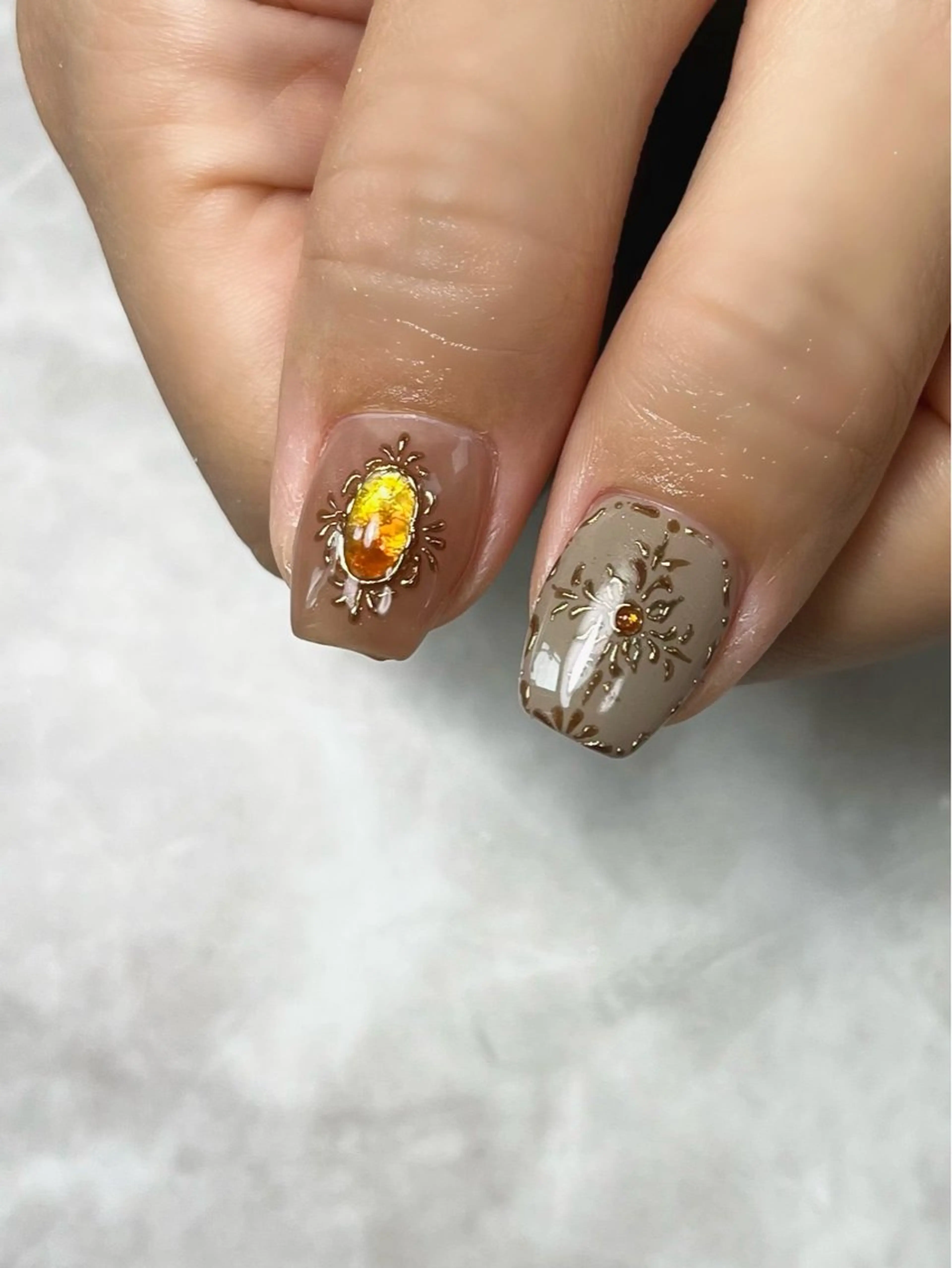 ネイル べっ甲ネイル ストーンネイル Nailsalon E's cafeのネイルデザイン