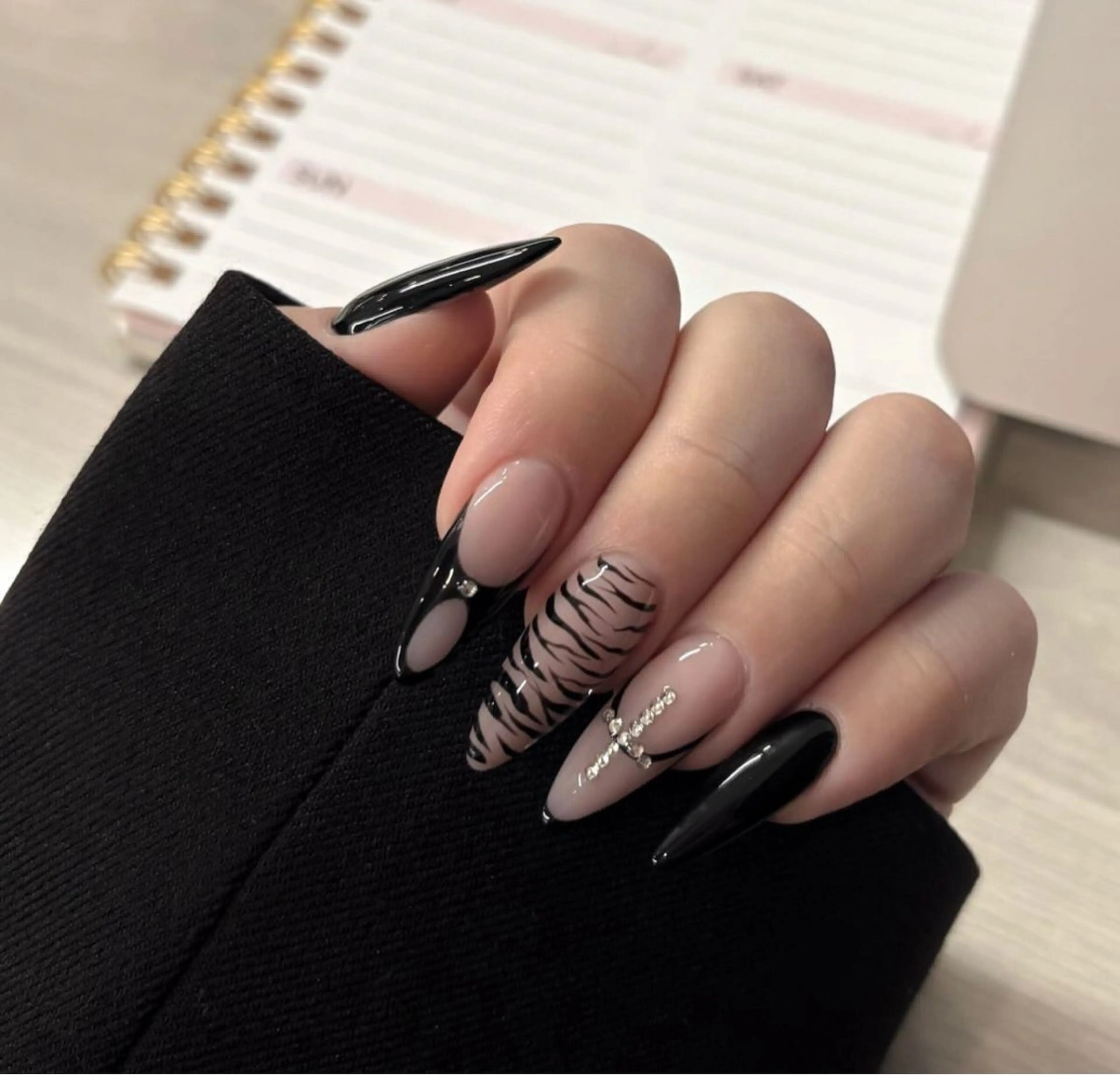 ネイル アートネイル フレンチネイル ジェルネイル キラキラネイル ニュアンスネイル Ryu Nail Studio所属・Ryu Nail YukiChanのネイルデザイン