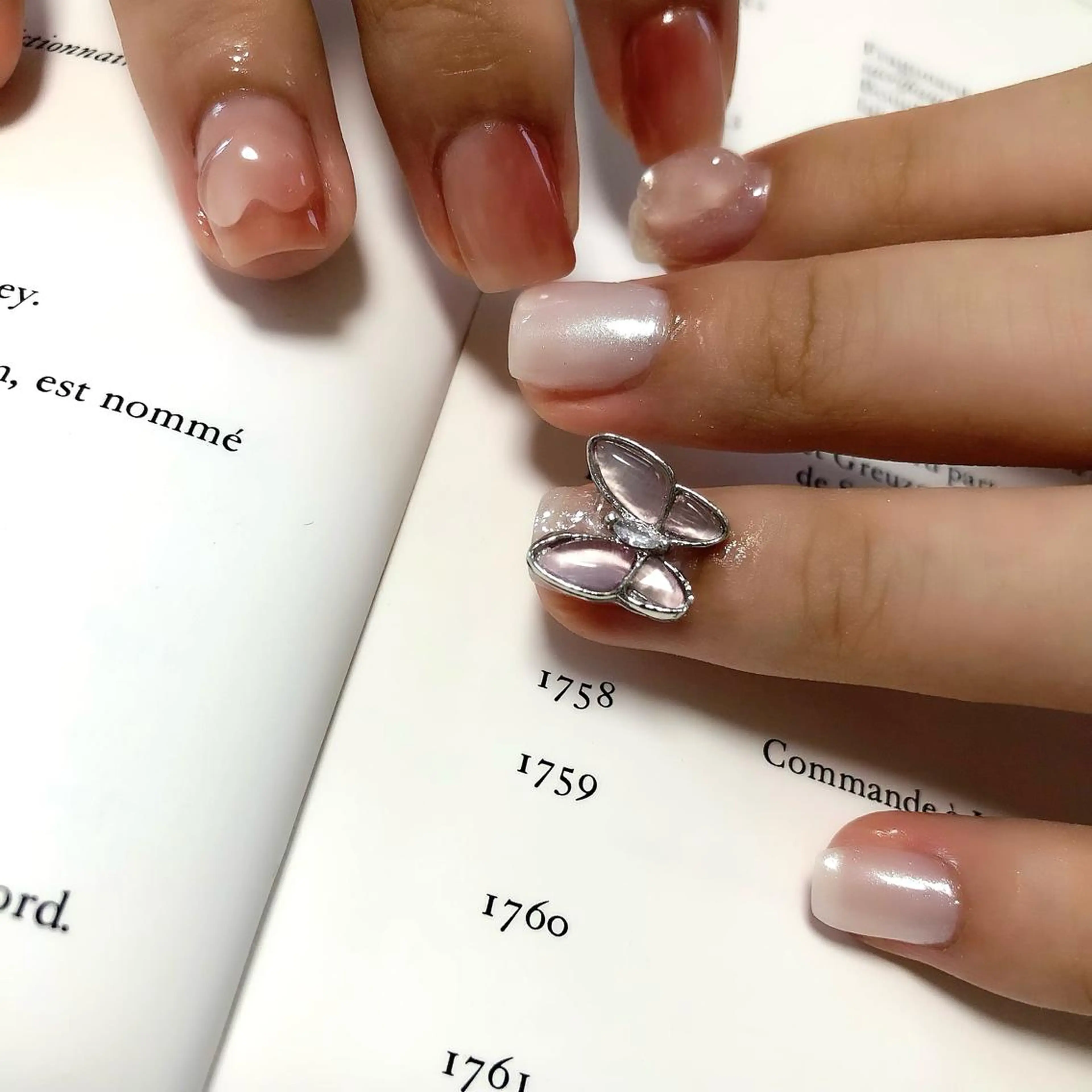 ネイル 黒葛原 めぐみのネイルデザイン