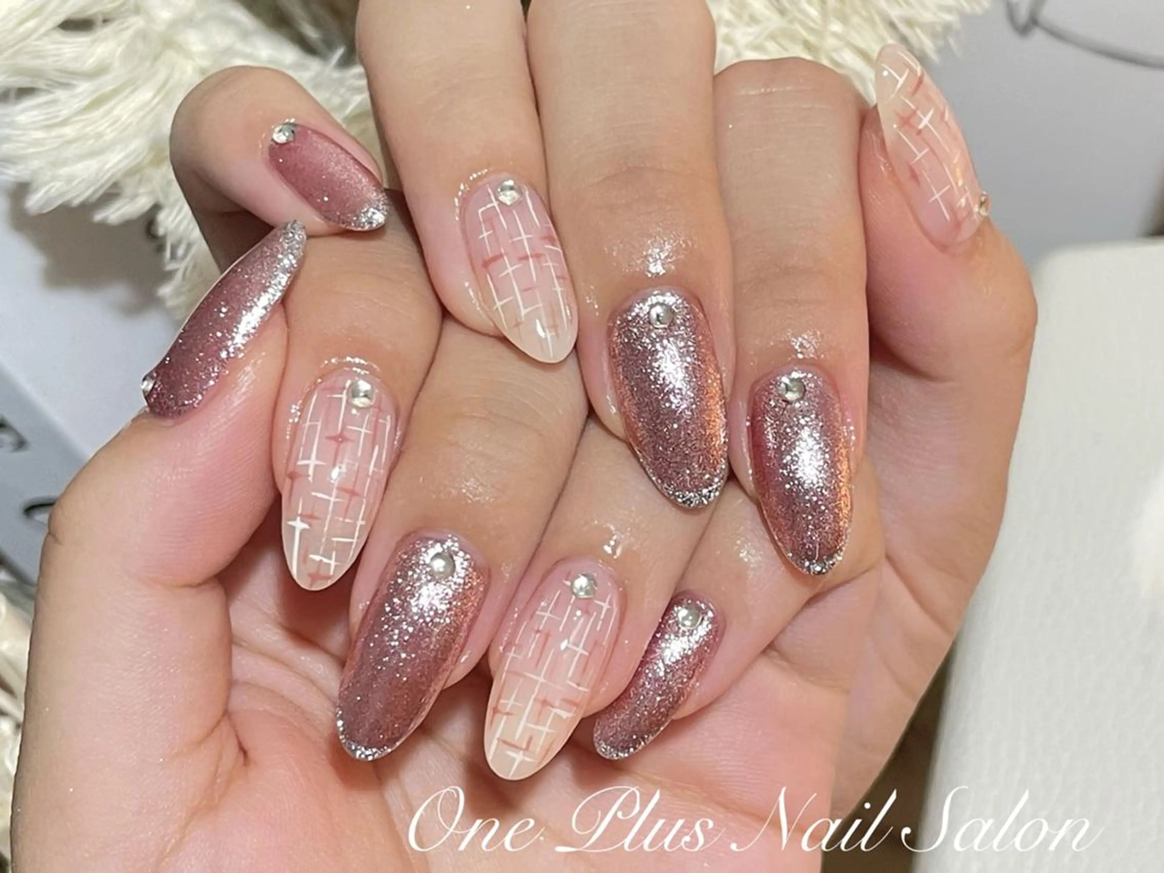 ネイル ジェルネイル キラキラネイル 韓国ネイル ラメ(グリッター) マグネットネイル One plus StudioNailのネイルデザイン