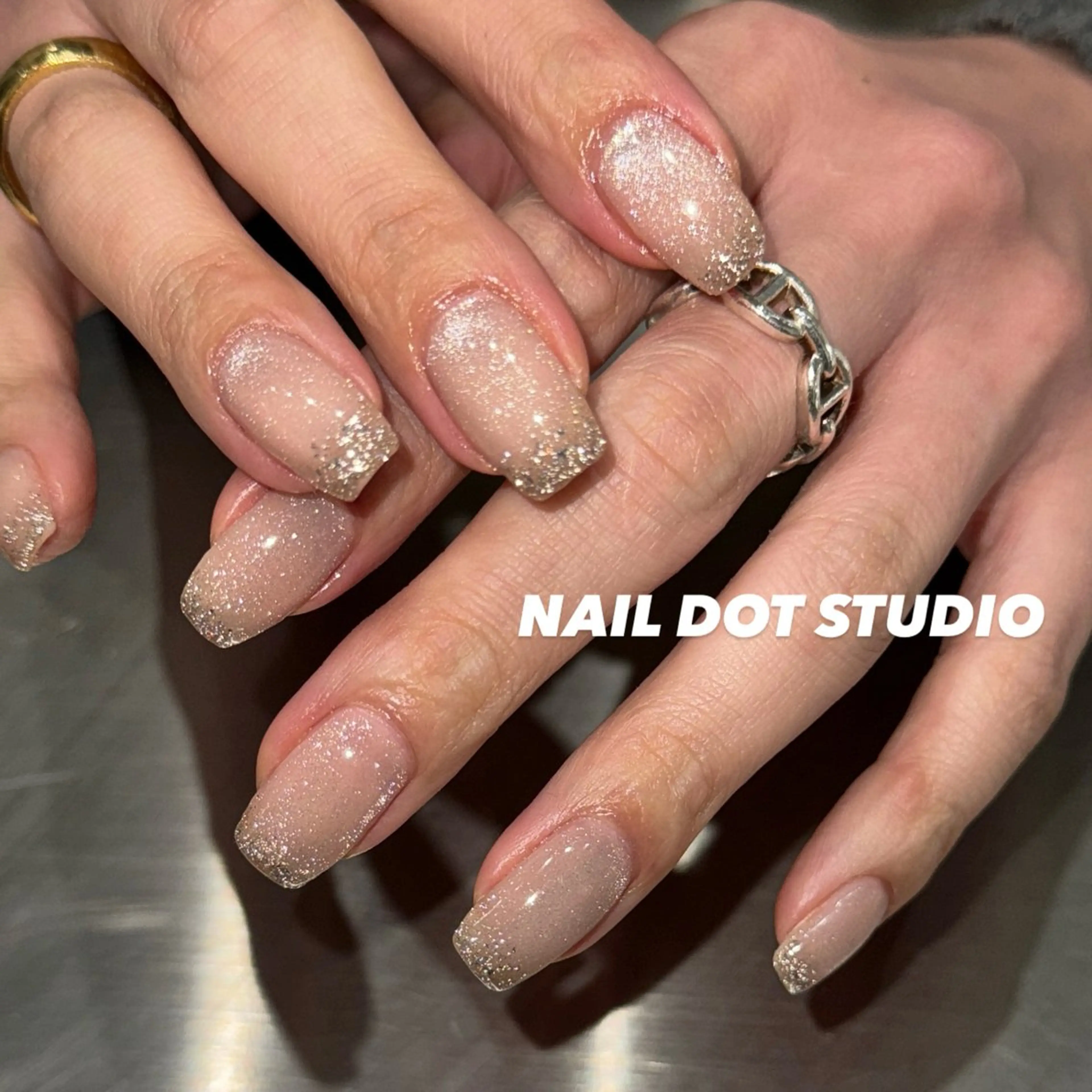 ネイル ハンドネイル NAILDOTSTU DIO SEINAのネイルデザイン