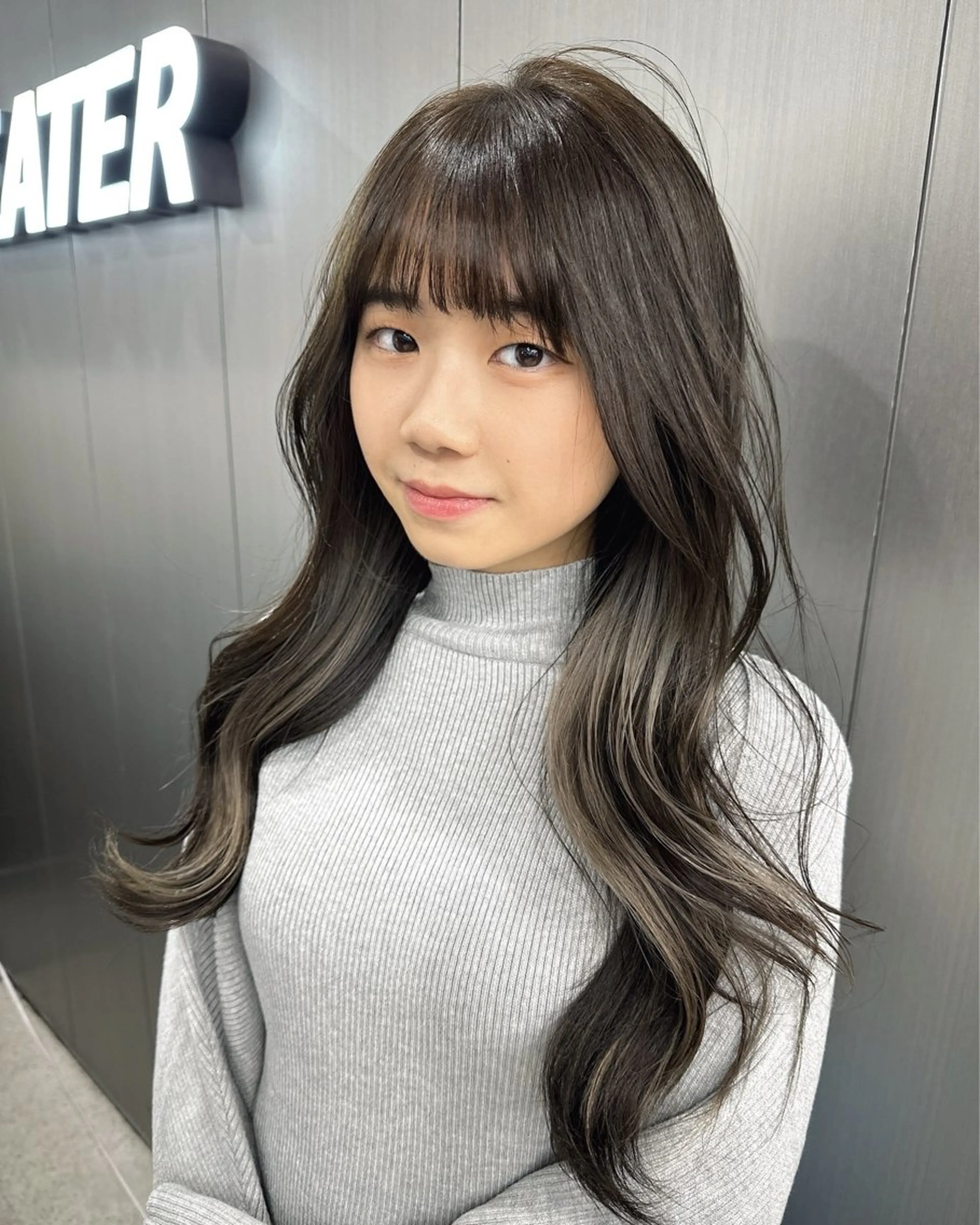 ロング カラー ヘアカラー くすみミルクティー／ ブラウン🪡TOWAのヘアスタイル