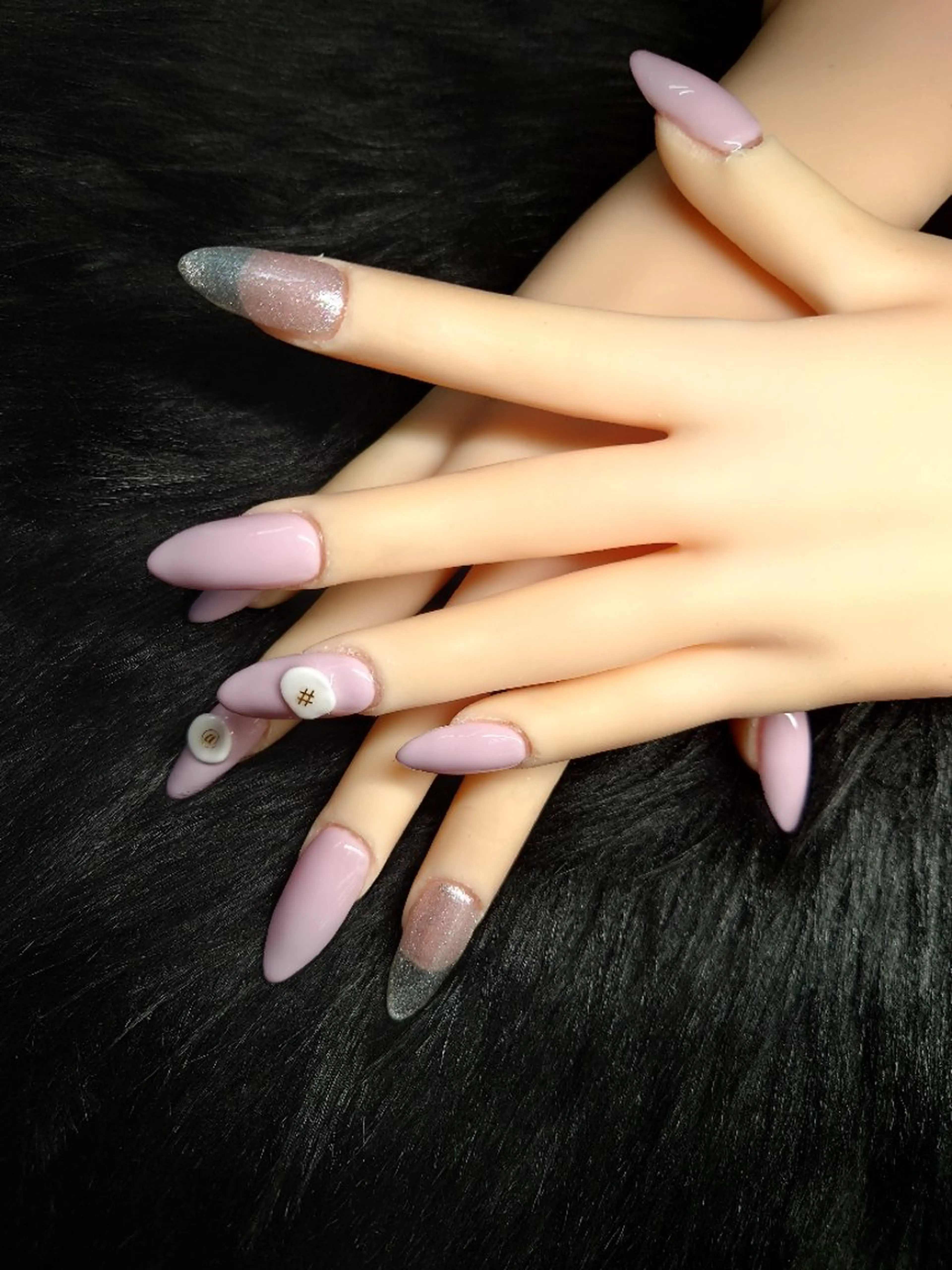 ネイル White  Se7enのネイルデザイン