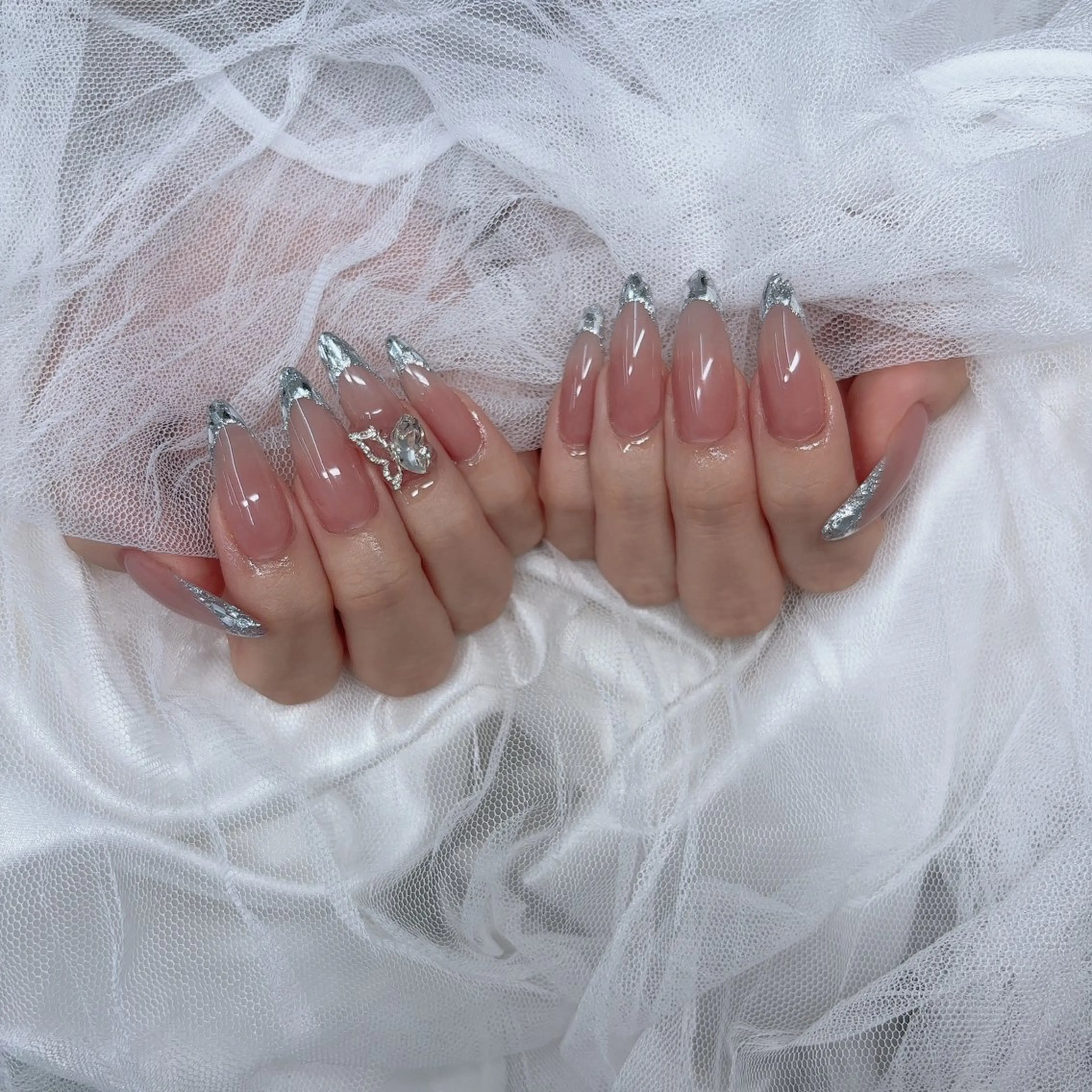 ネイル オーロラネイル フットネイル 氷ネイル・うるうるネイル キラキラネイル 韓国ネイル ハンドネイル Lance nailのネイルデザイン