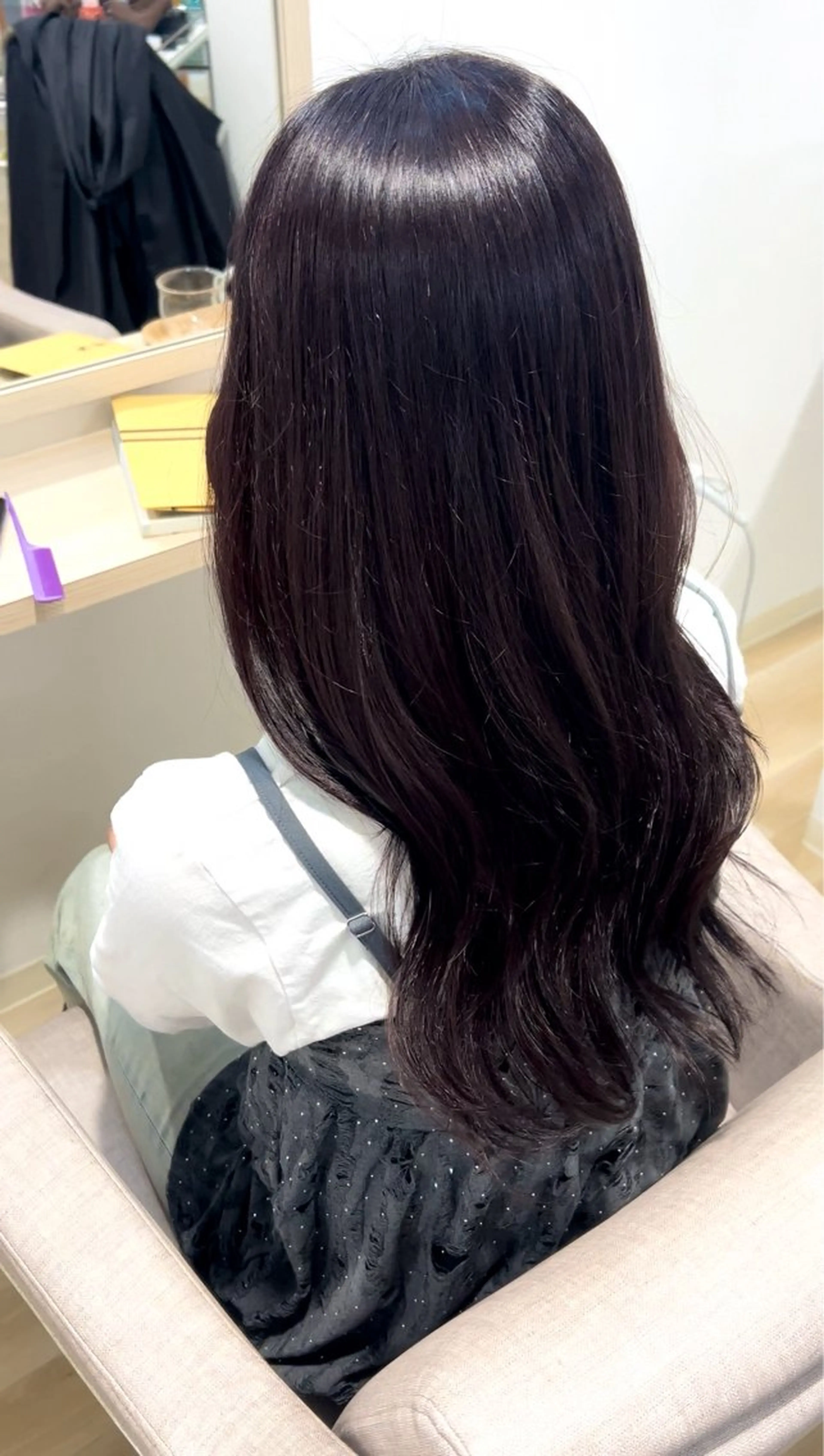 ロング カラー ボルドーカラー scena(シーナ)所属・佐原 未依奈のヘアスタイル