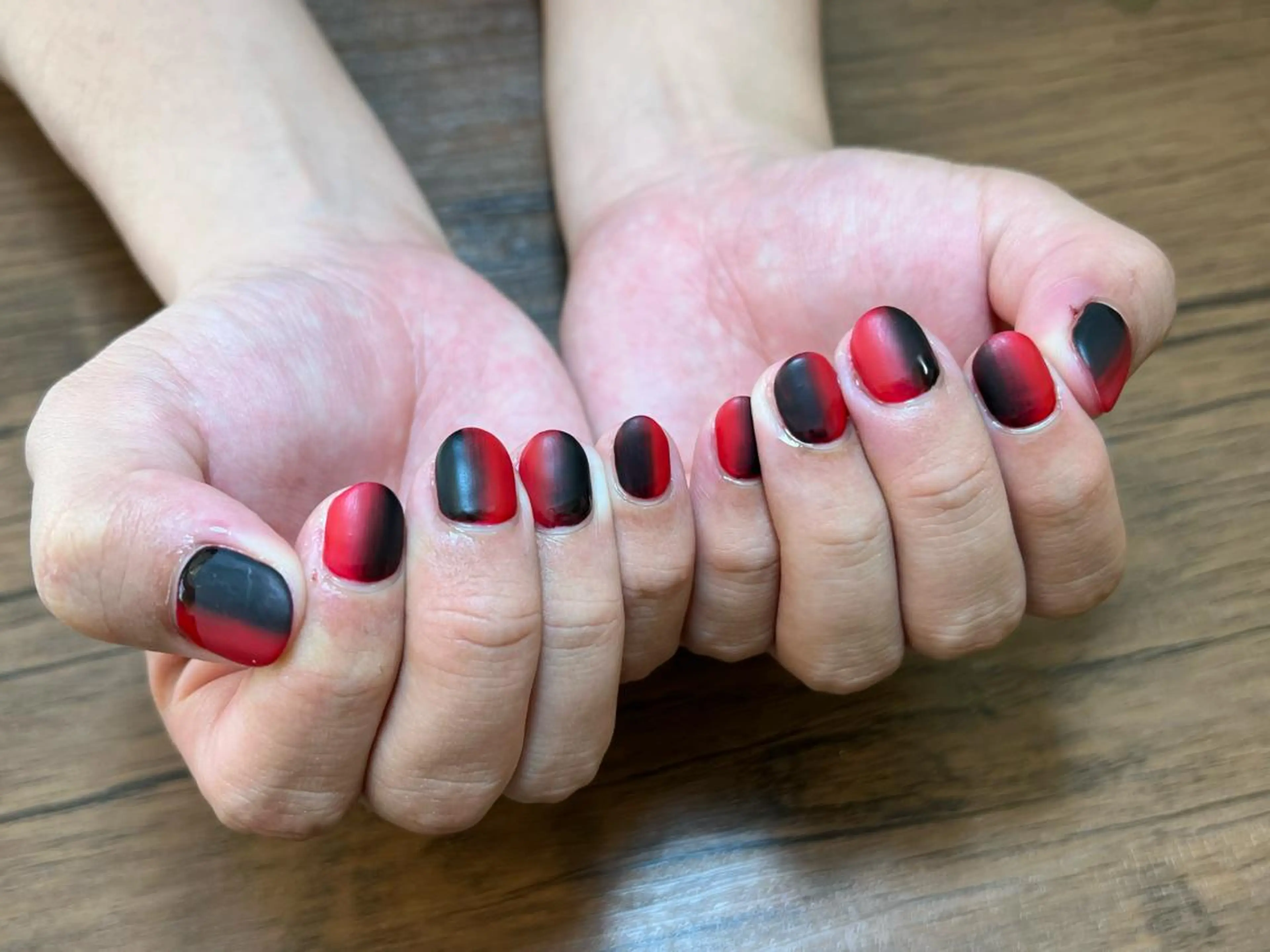 ネイル グラデーション メンズネイル ハンドネイル HENRIETTA NAILSALONのネイルデザイン