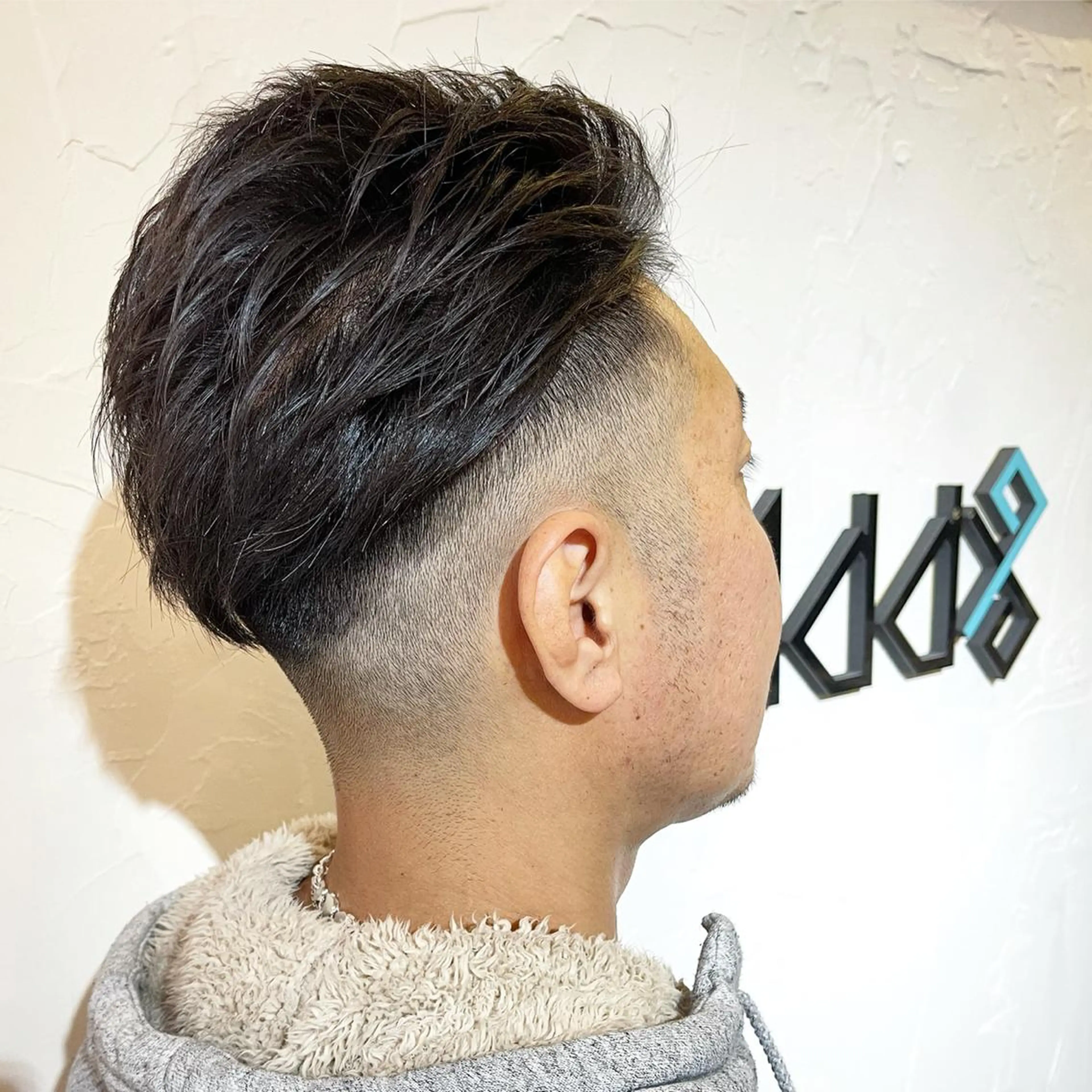 ショート カラー パーマ ヘアアレンジ メンズ フェードカット トリートメント 酸熱トリートメント カット パーマ Add9 柳田健登のヘアスタイル