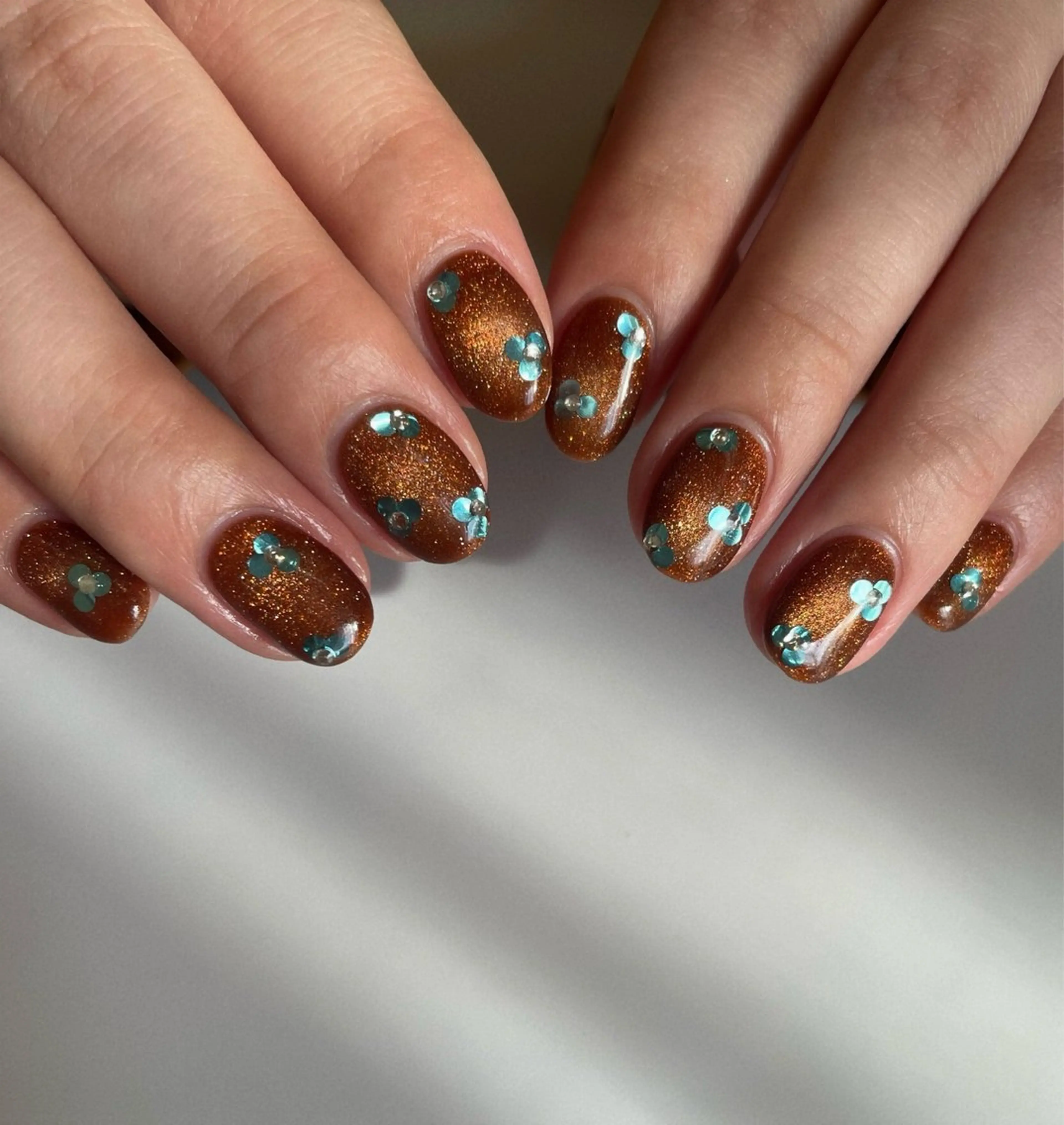 ネイル マグネットネイル ハンドネイル Nailsalon Olu所属・ネイリスト Nanaのネイルデザイン