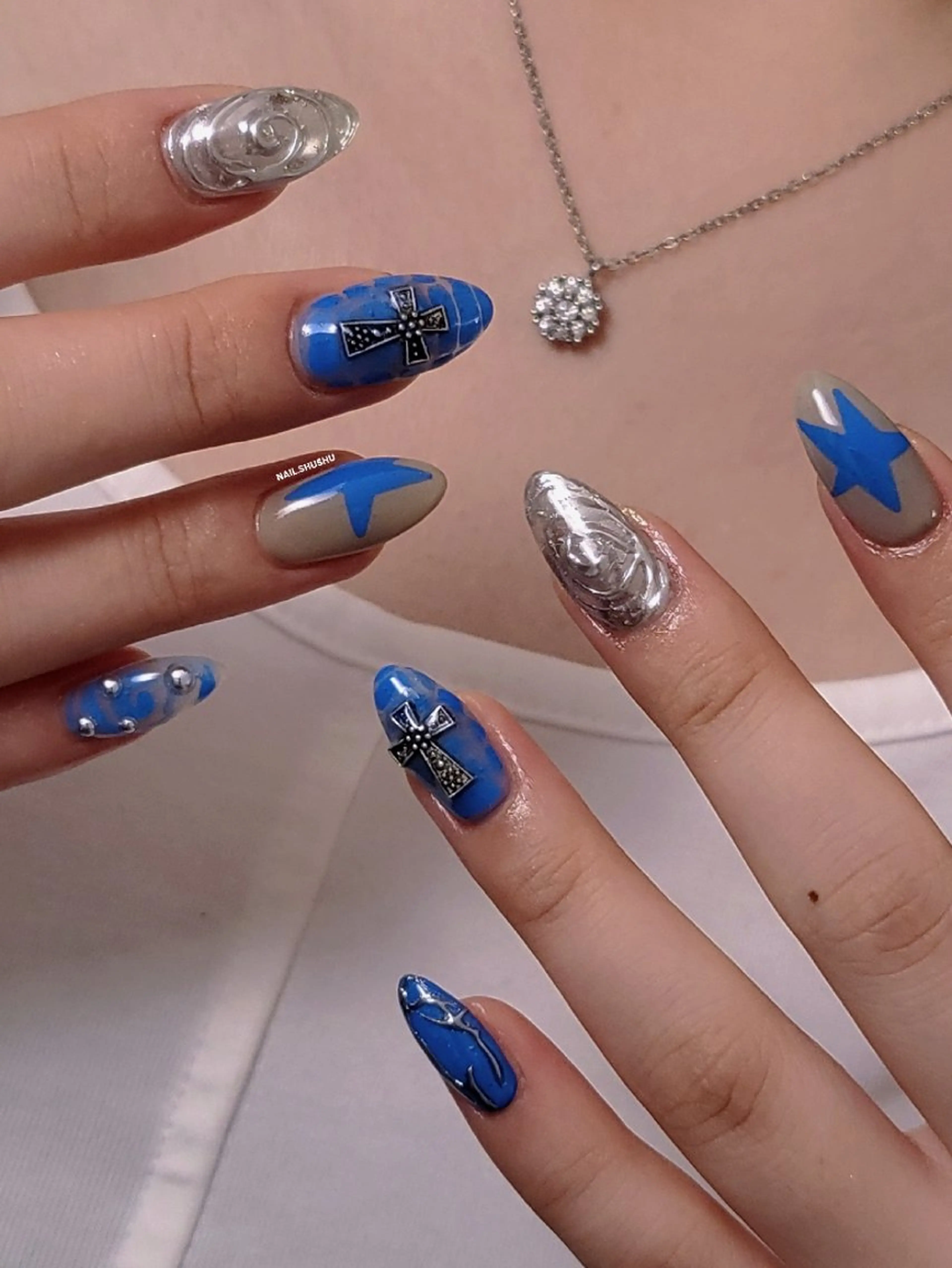 ネイル 3dパーツ/流行り 👧shushu❤️のネイルデザイン