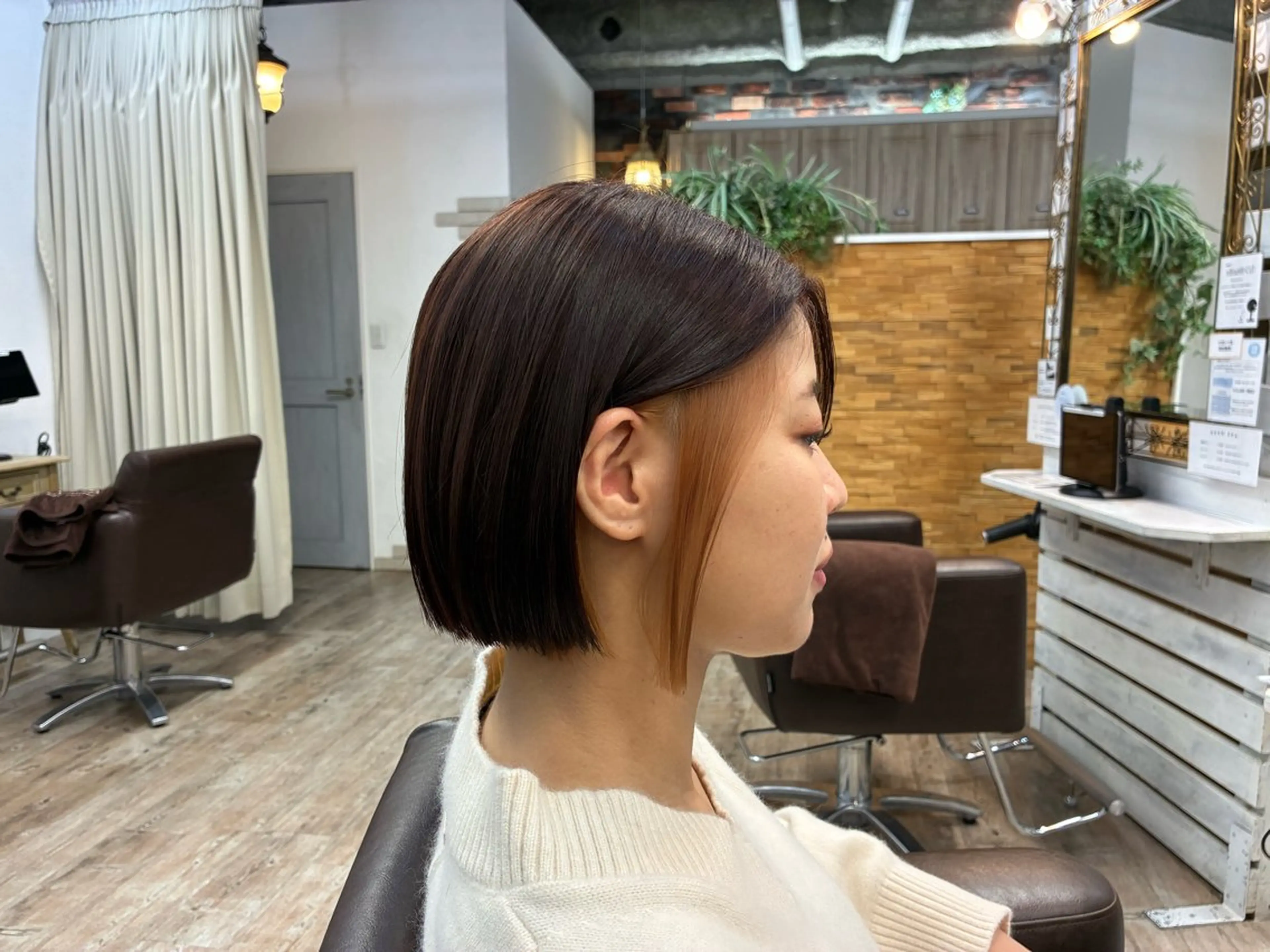 ショート カラー ショートボブ ブリーチ ダブルカラー ボブ 髪質改善 カット ヘアカラー 朝ラクセット まとまるカット松崎愛のヘアスタイル