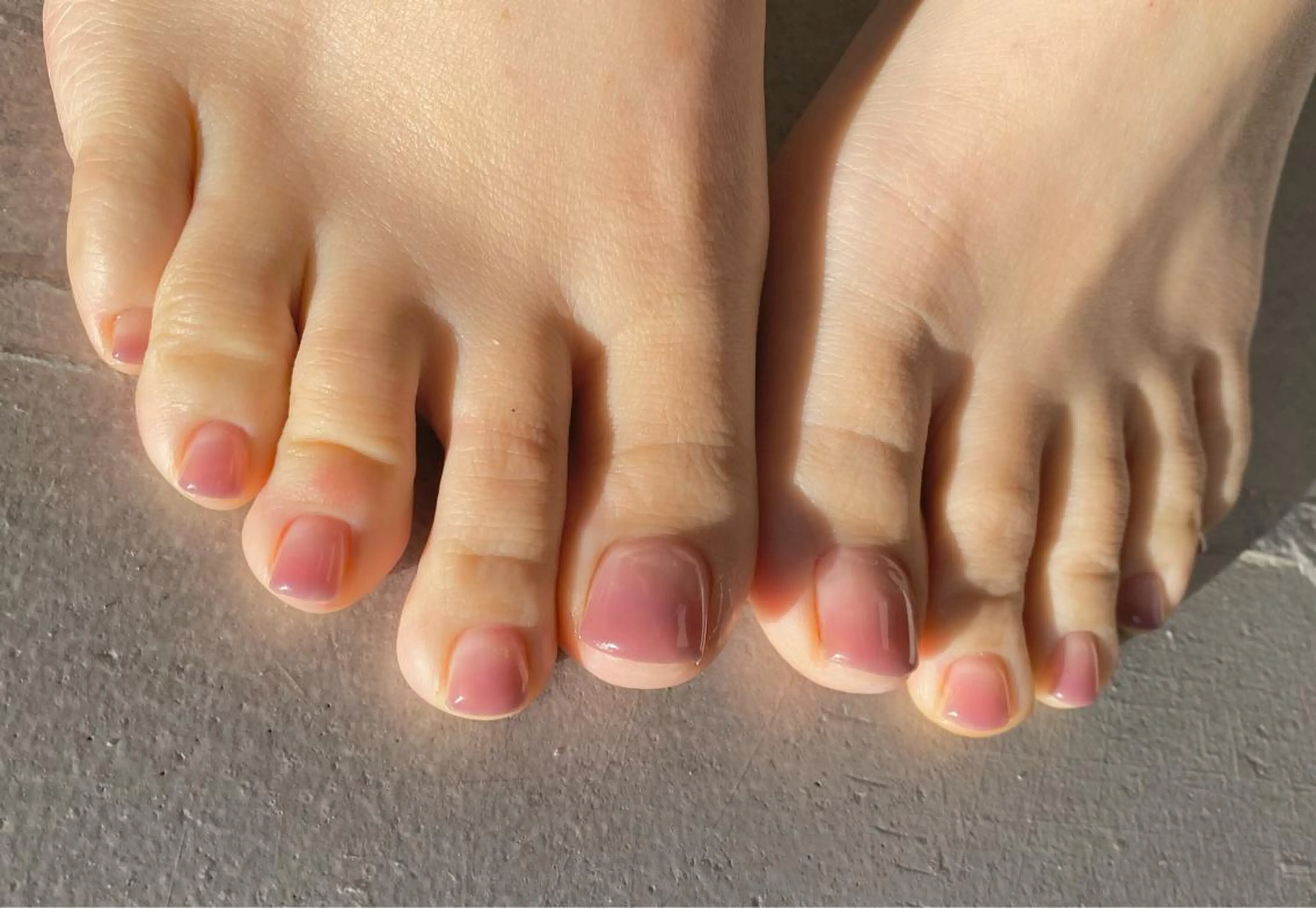 8月.9月限定【20%OFF 】フットカラーグラデーション・フレンチの写真