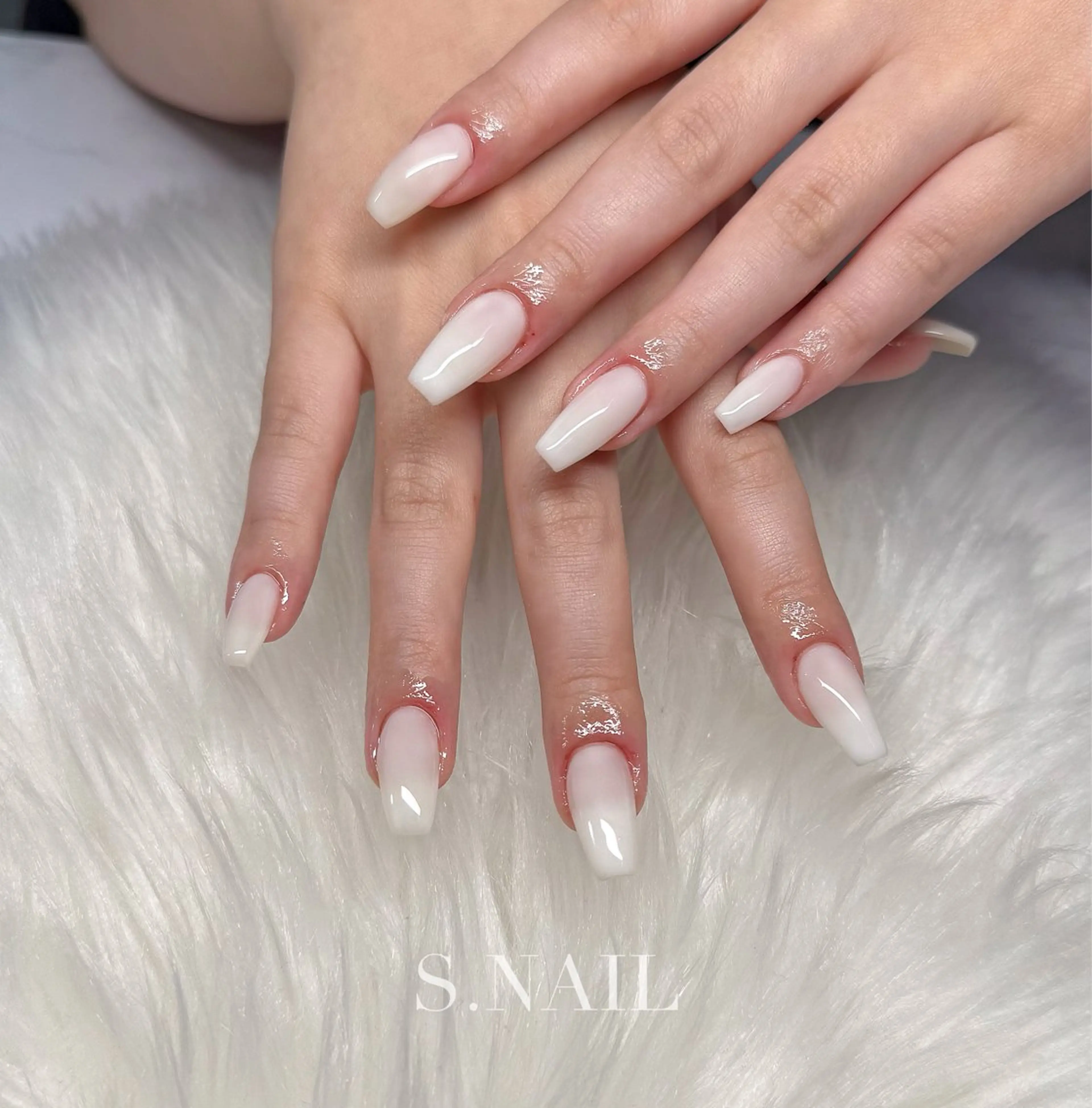 ネイル ホワイト ハンドネイル S♡NAIL所属・S.NAIL Suuのネイルデザイン