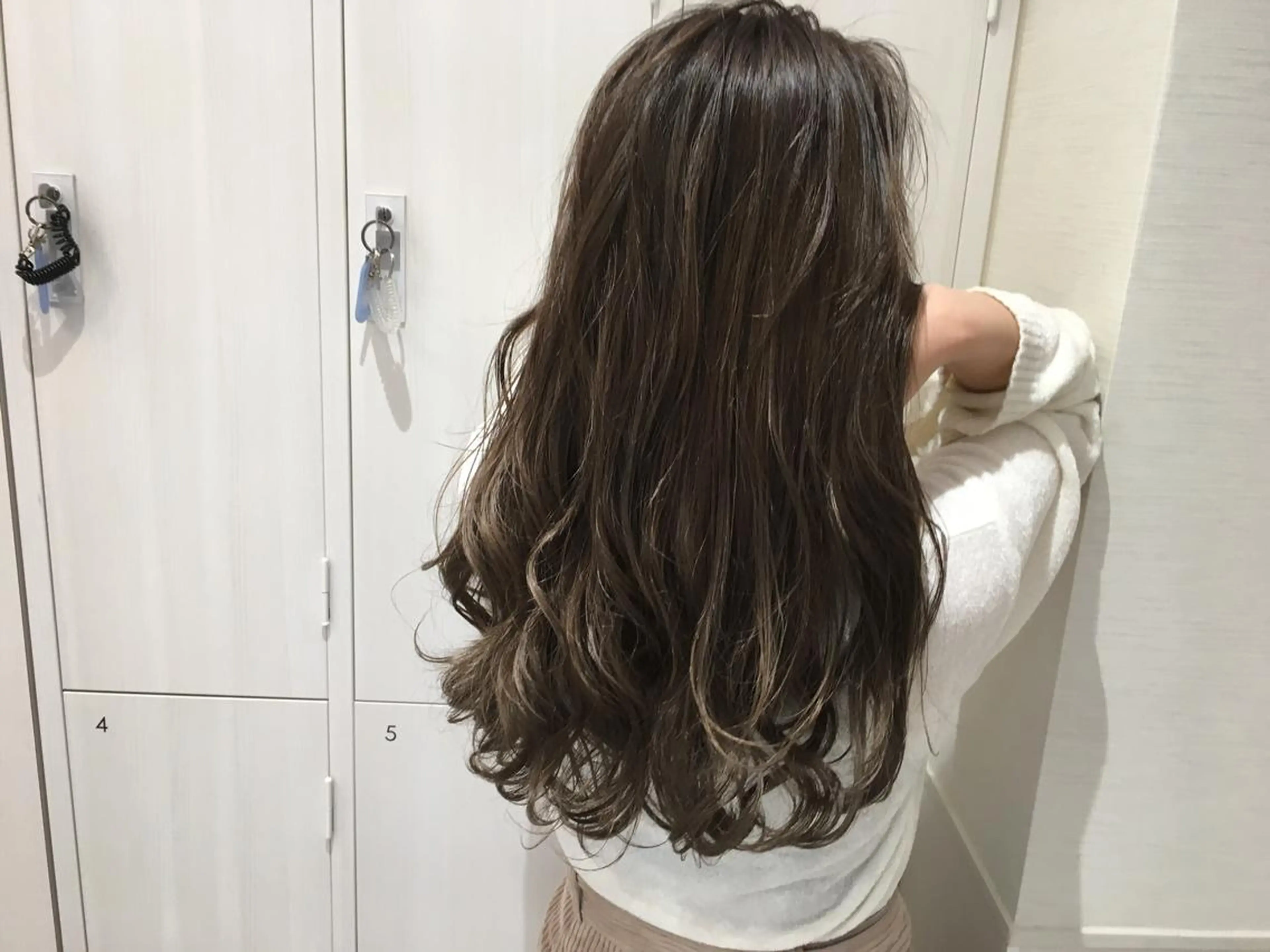 ロング カラー アッシュ 透明感カラー ダブルカラー グラデーションカラー グレージュ レイヤー/韓国/ 顔周り/しんやのヘアスタイル