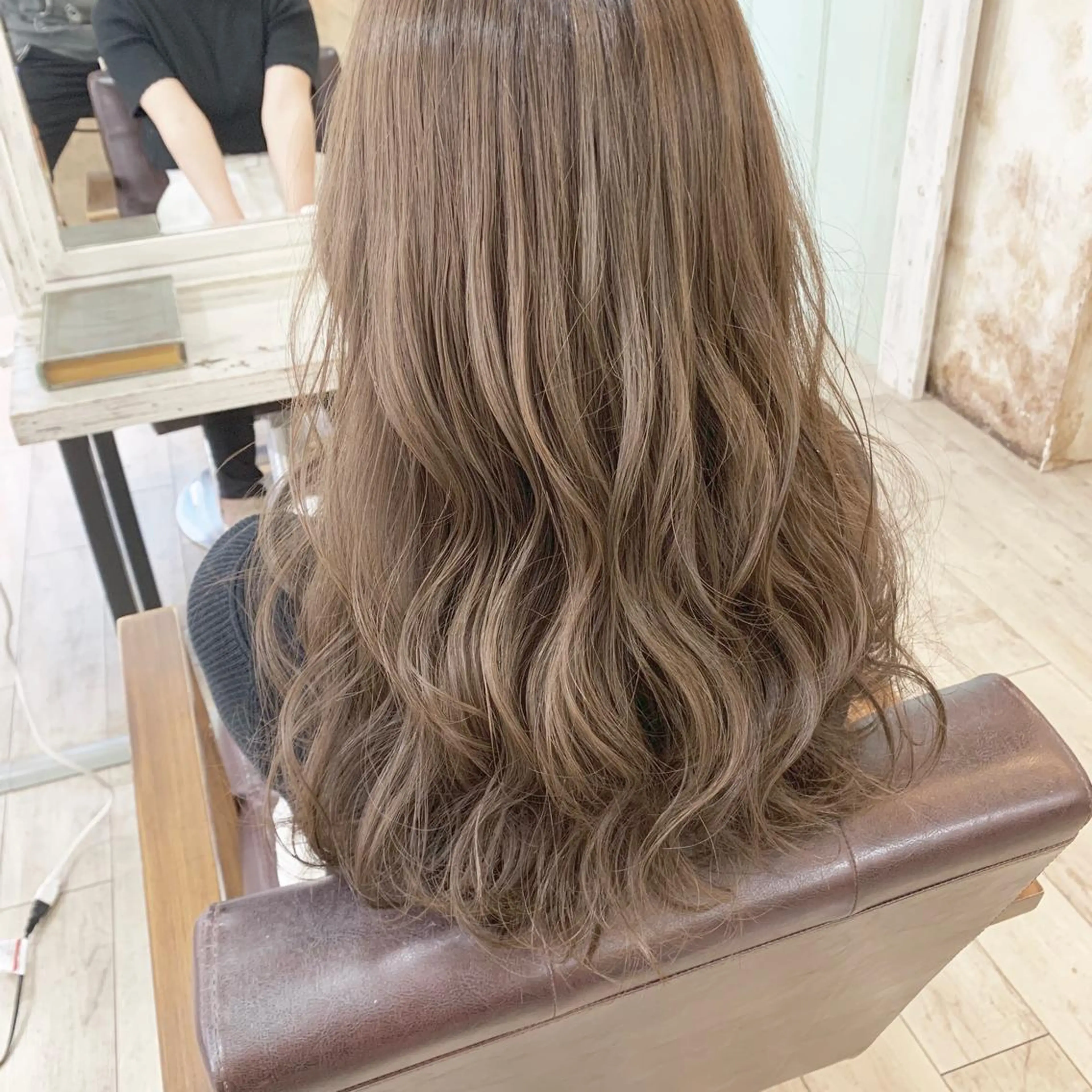 ロング カラー パーマ ヘアアレンジ ネイル マツエク・マツパ グレージュ ◆感動口コミ/最小顔 理論カット◆森口 峻のヘアスタイル