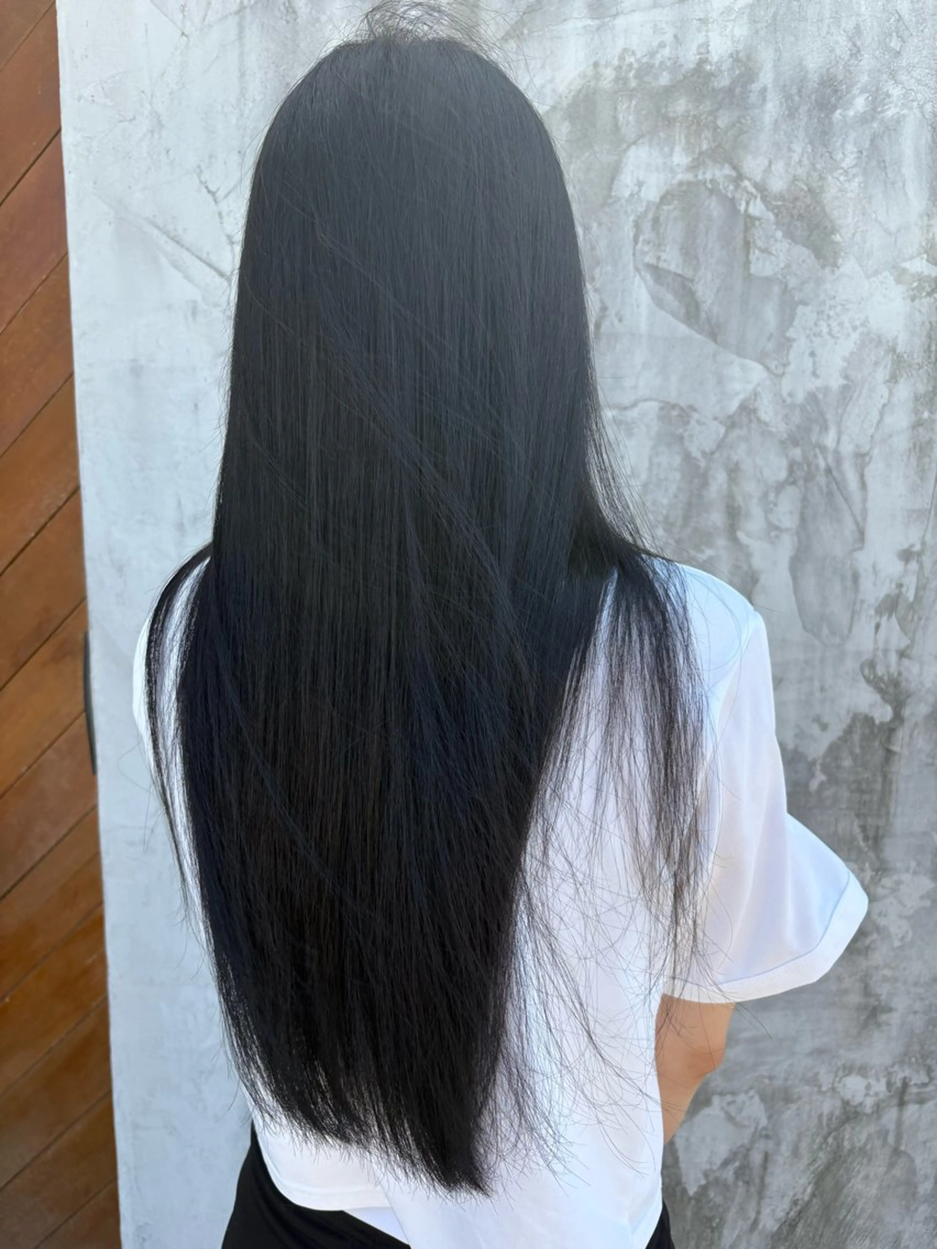 ロング カラー 黒髪 ブルーカラー ブルーブラック 透明感カラー ヘアカラー number＋所属・number＋ / 璃々花のヘアスタイル