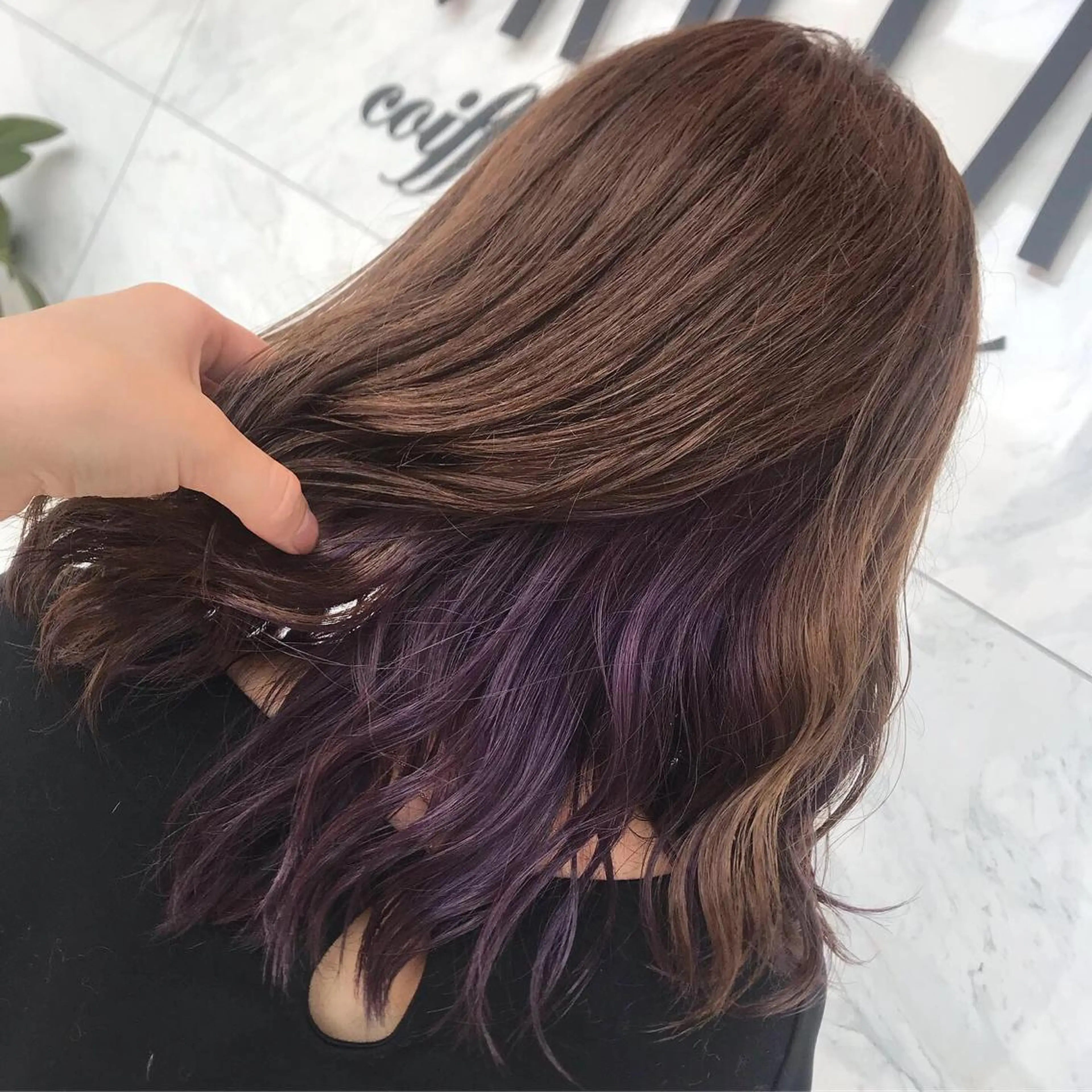 ミディアム カラー ブラウンカラー インナーカラー ミルクティーブラウン ピンクカラー バイオレットカラー 茂木 結希のヘアスタイル