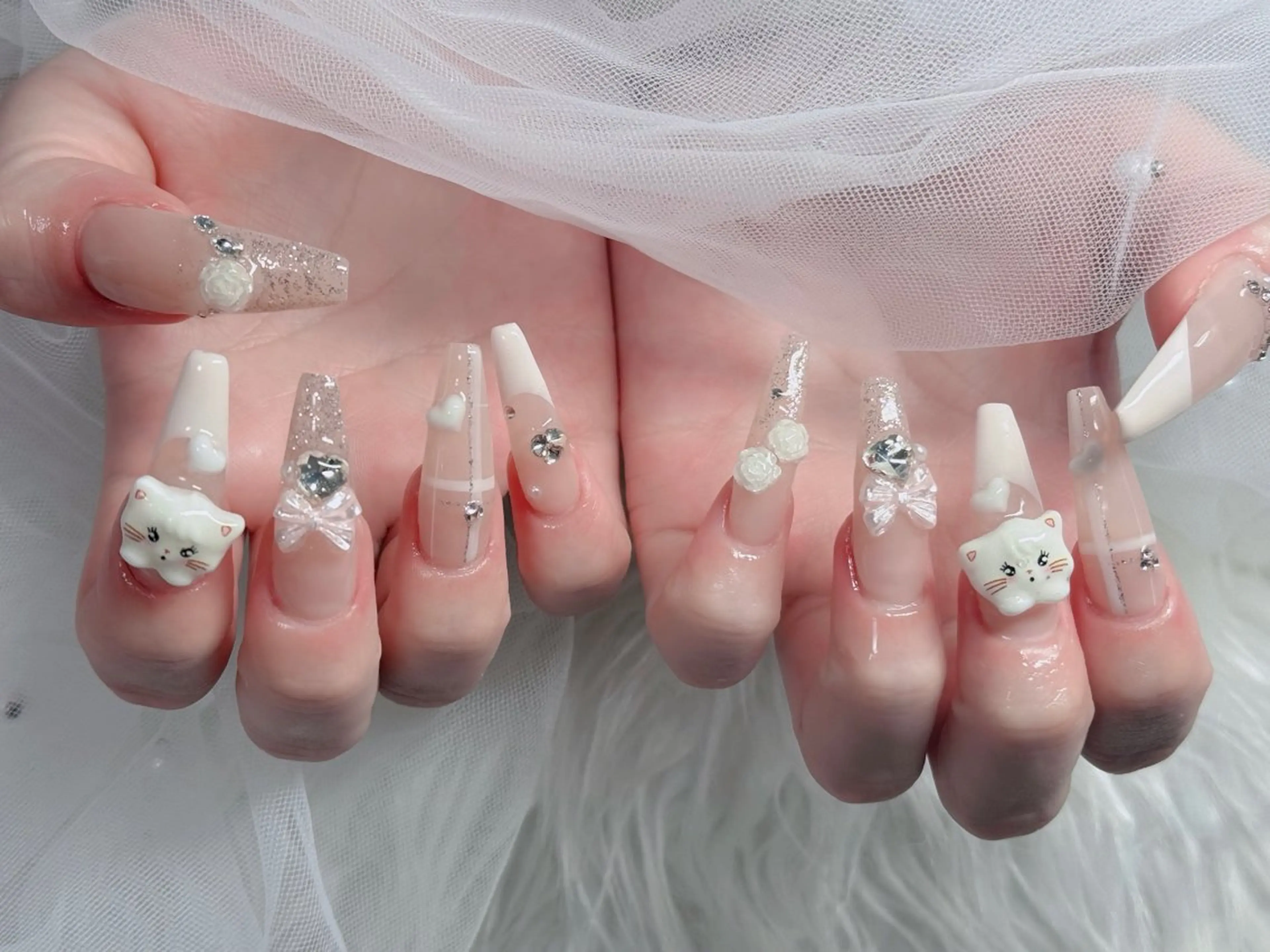 ネイル オーロラネイル フレンチネイル ジェルネイル ハロウィン キラキラネイル ハンドネイル H.baby Nail Salonのネイルデザイン