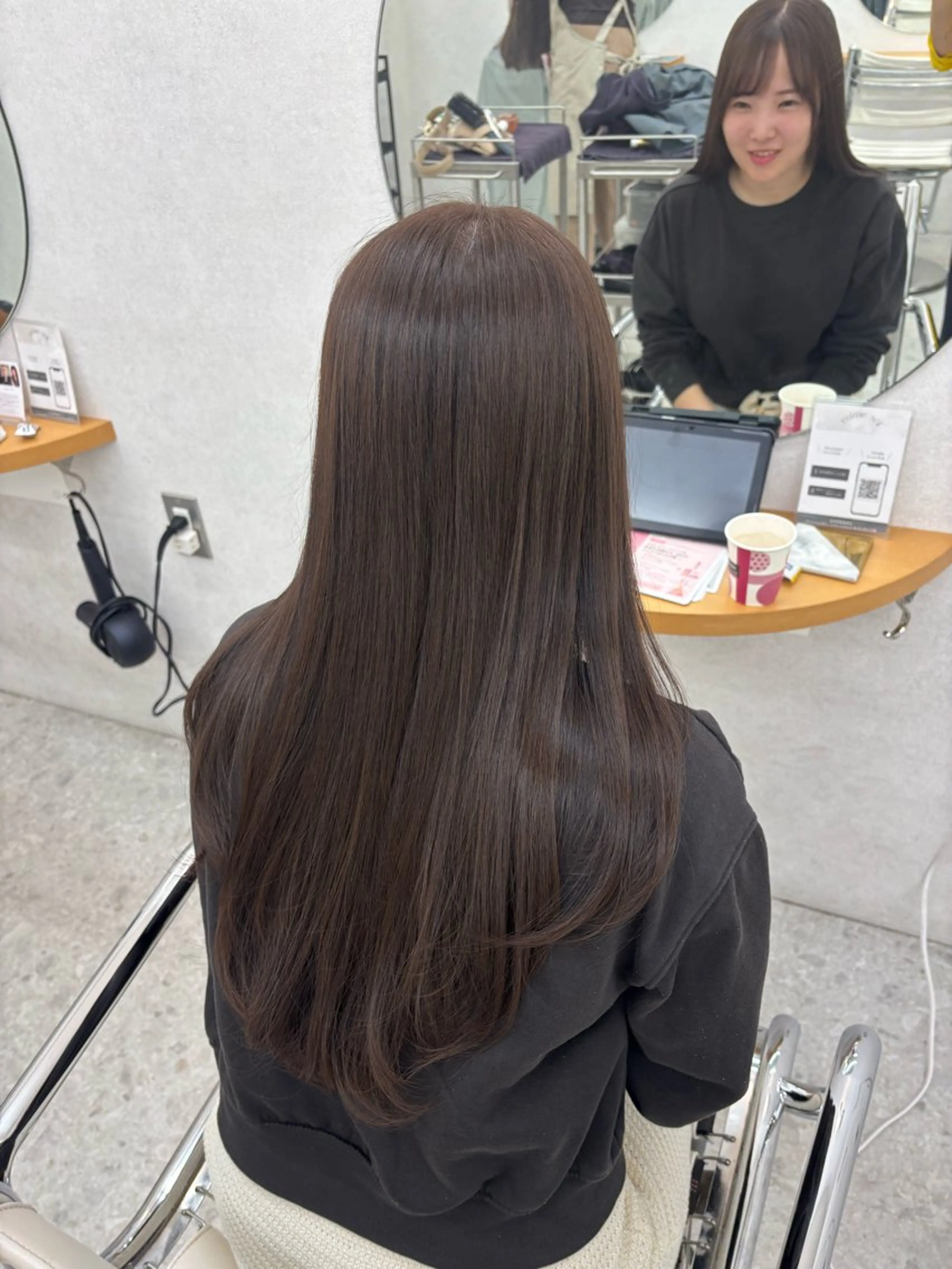 セミロング ヘアカラー リン🔔ボブ cut ベージュカラー🤎のヘアスタイル
