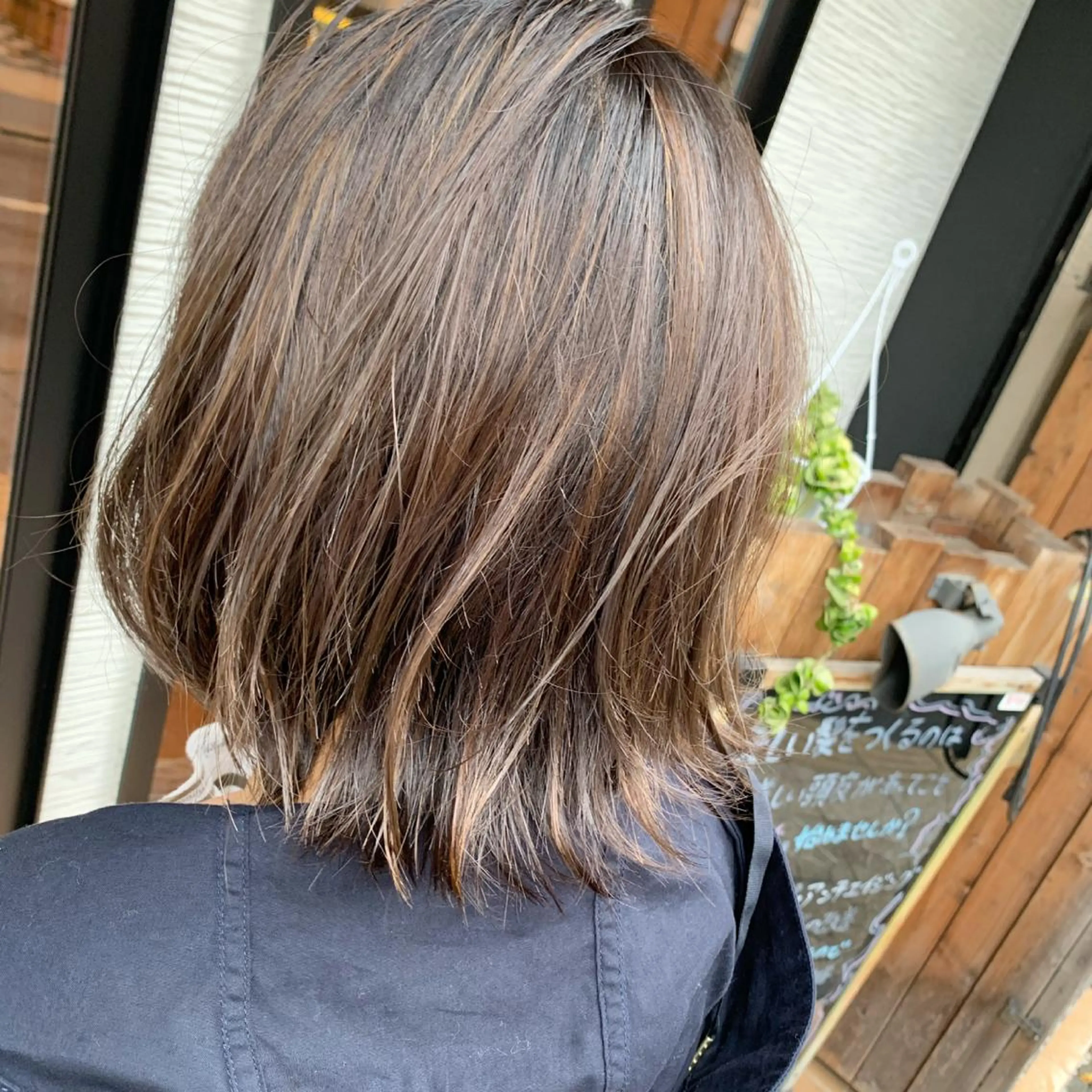 ショート カラー グレージュ ハイライトカラー カーキグレージュ ハイライト yoshi （髙橋）のヘアスタイル