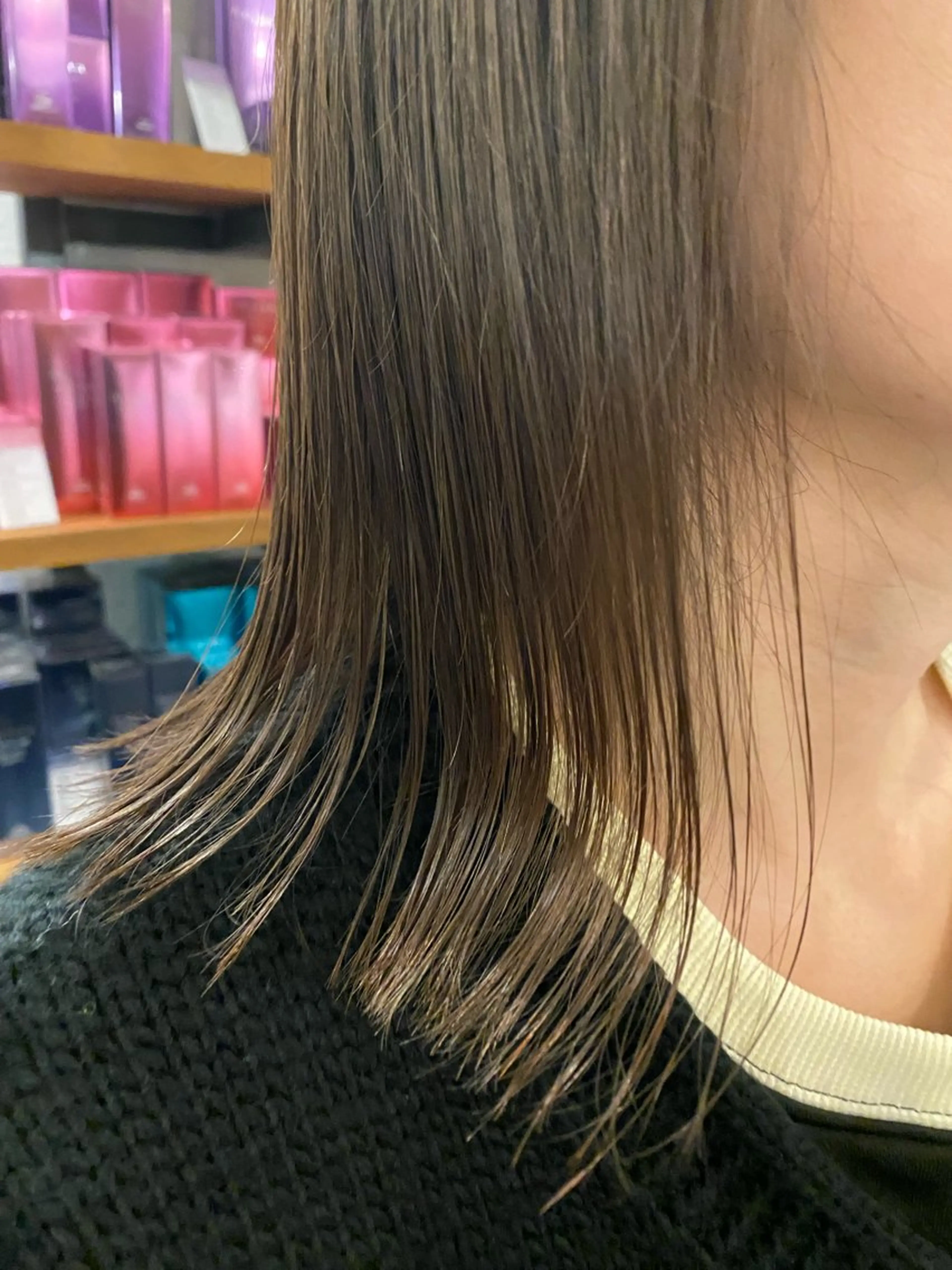 ミディアム アッシュ 希優🌺ソムリエ /ブリーチ/カットのヘアスタイル