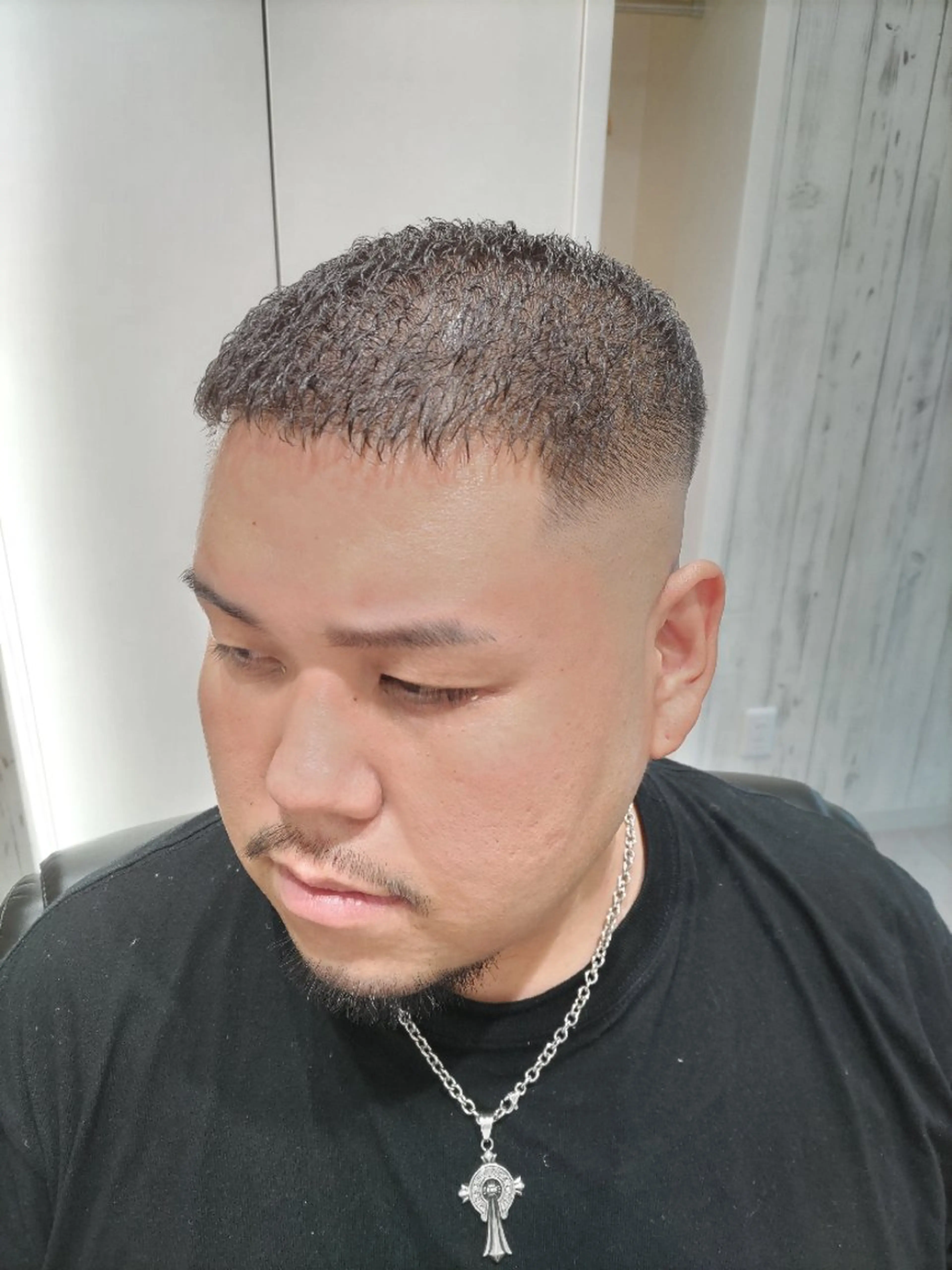 ショート メンズ パーマ ビジネス センターパート フェードカット メンズパーマ メンズツイストパーマ HAIR&GROOMING　YOSHIZAWA Inc. BANDAI所属・💈多賀 裕史💈のヘアスタイル