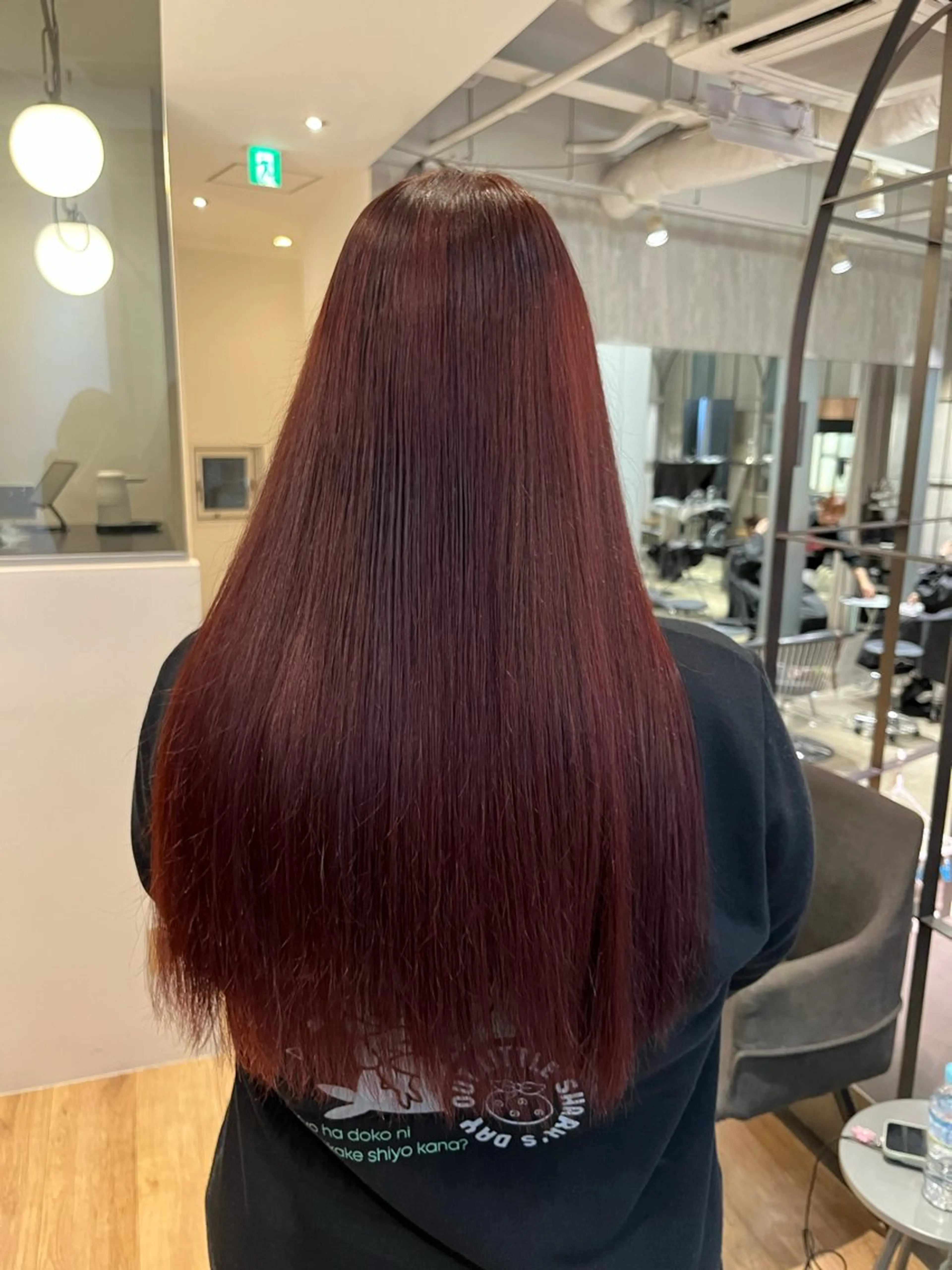 カラー hinaru ．のヘアスタイル