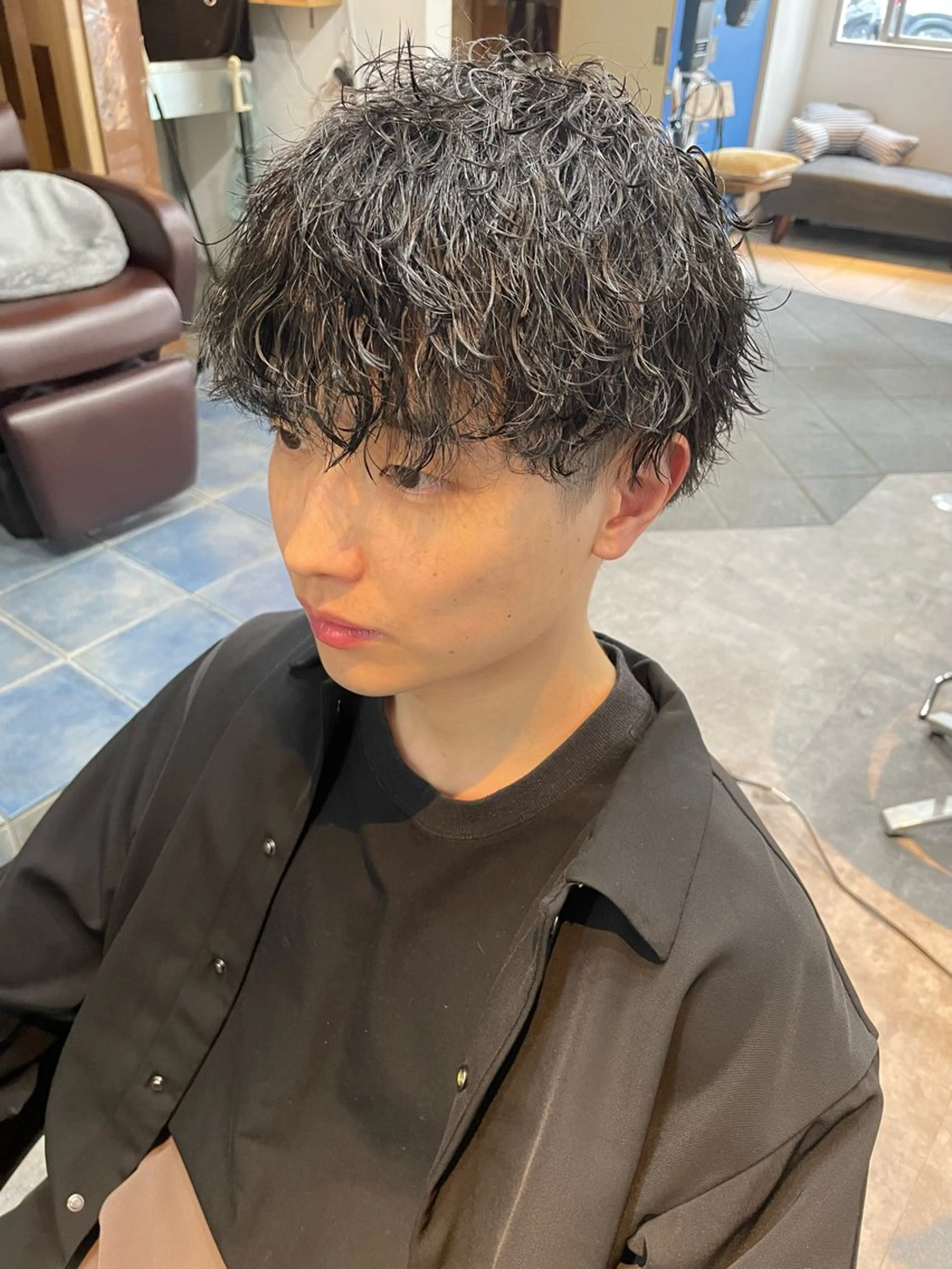 ショート パーマ 絹村 健人のヘアスタイル