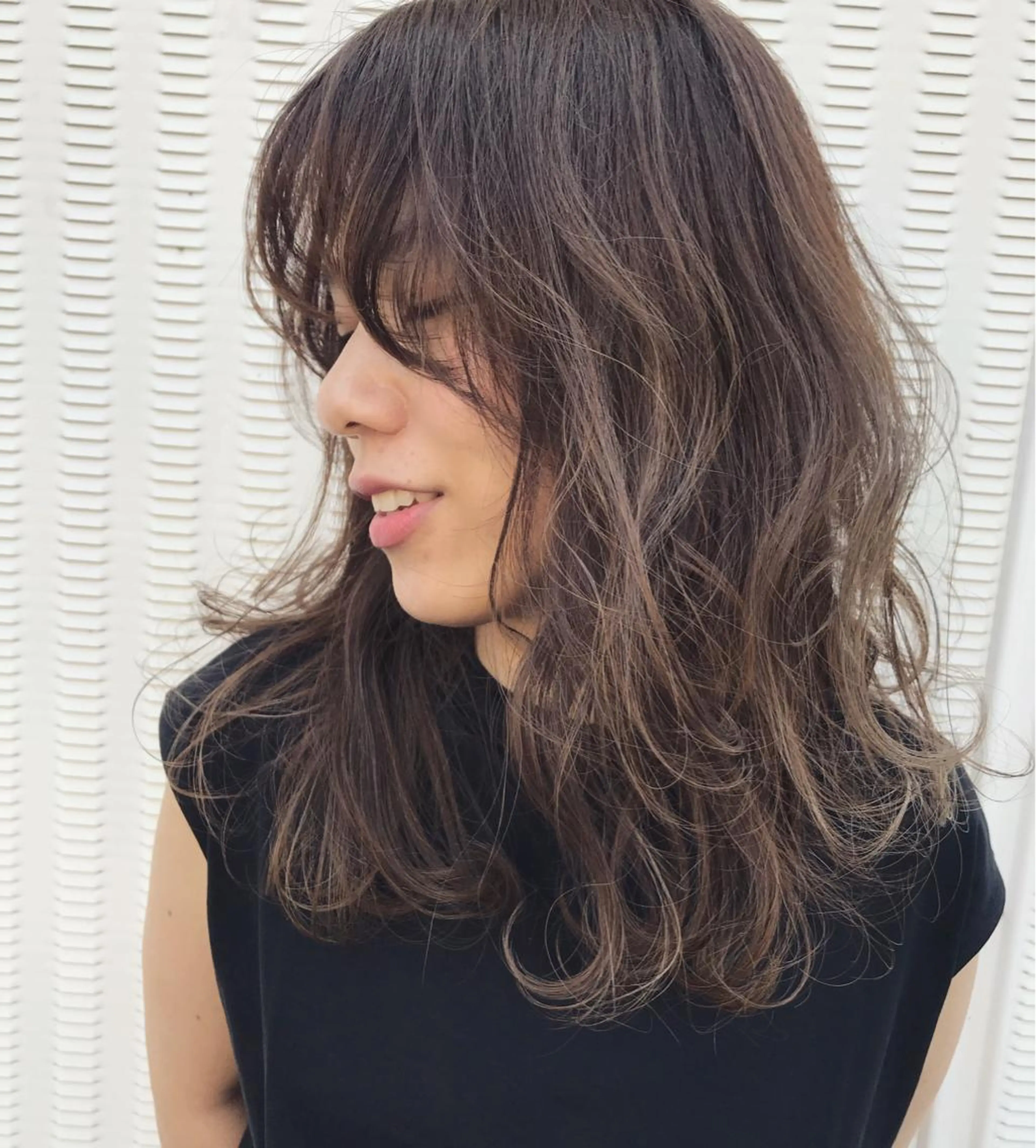 セミロング カラー ハイライトカラー ラベンダーカラー ラベンダーグレー ハイライト レイヤーカット Musiiik hairのヘアスタイル